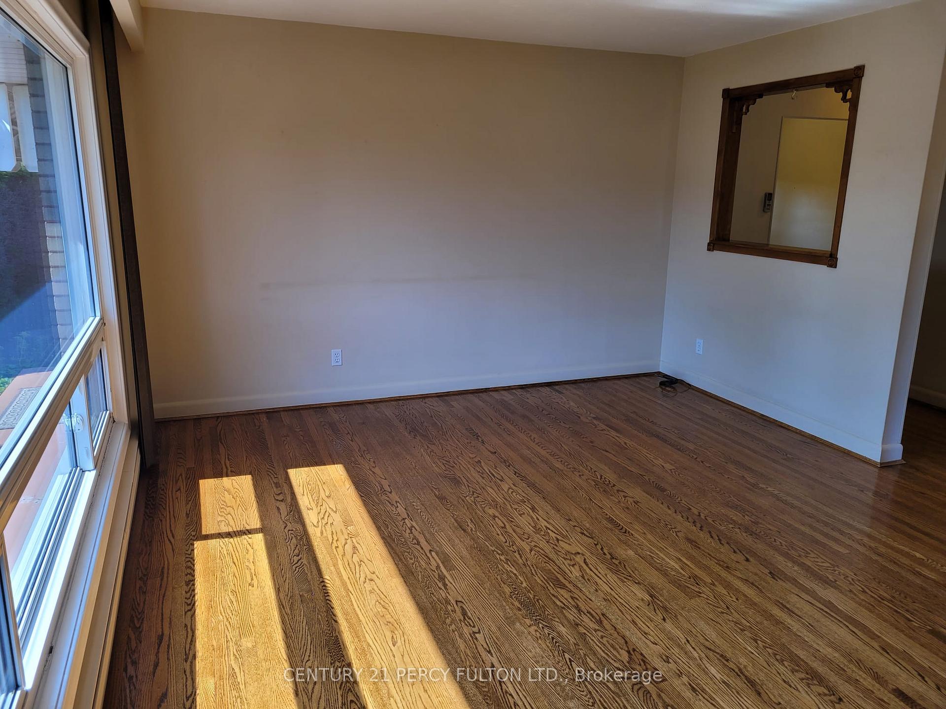 Photo 3 of 460 Bader Avenue, Oshawa, McLaughlin — HOMEH