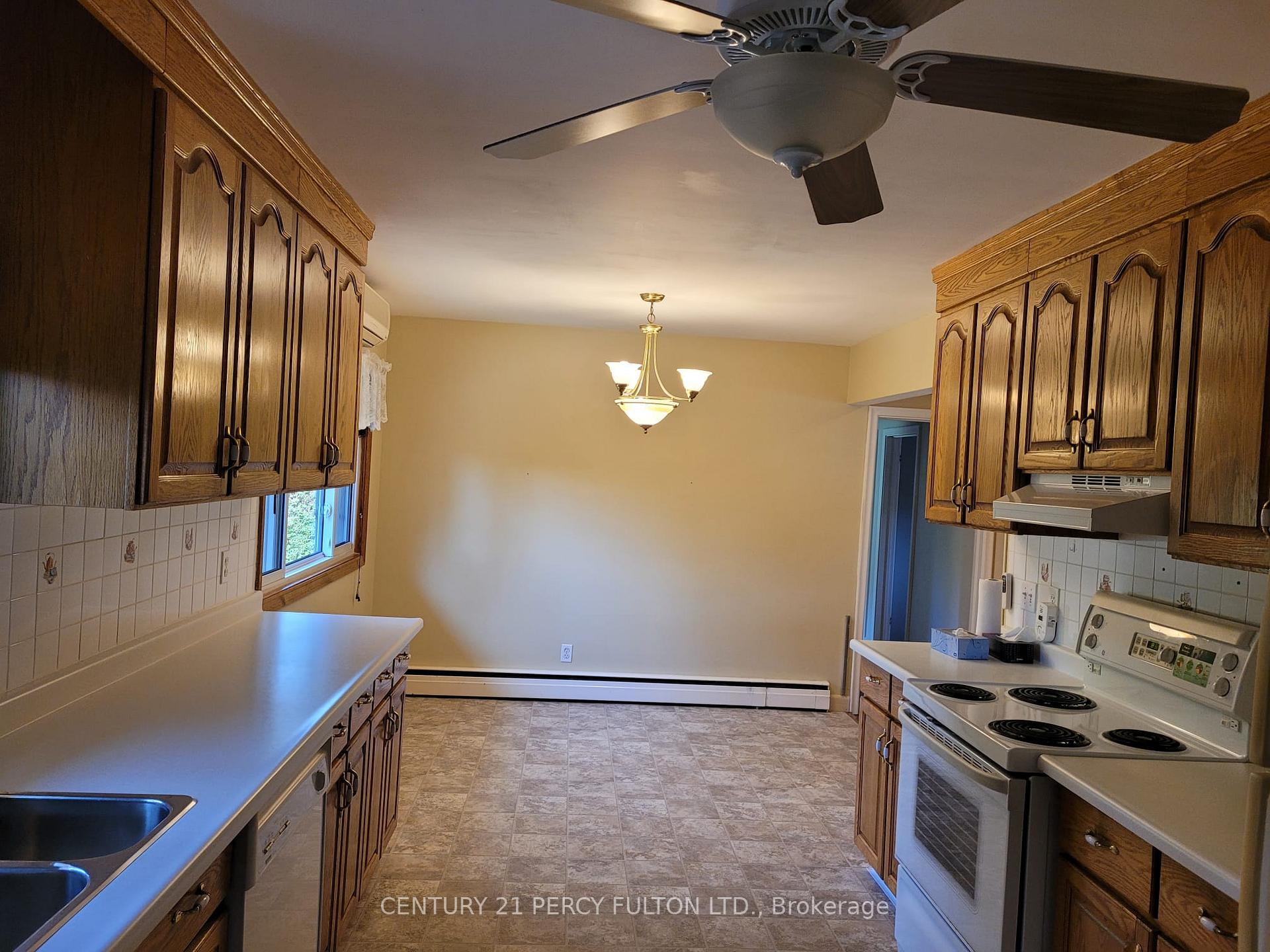 Photo 7 of 460 Bader Avenue, Oshawa, McLaughlin — HOMEH