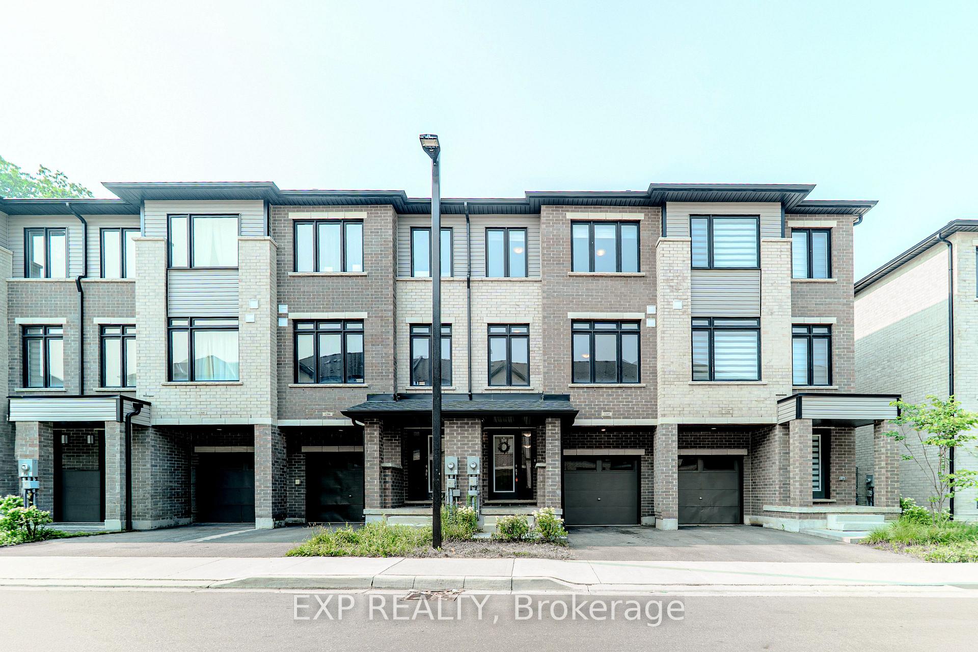 Photo of Unit 1207, 585 Colborne St Street