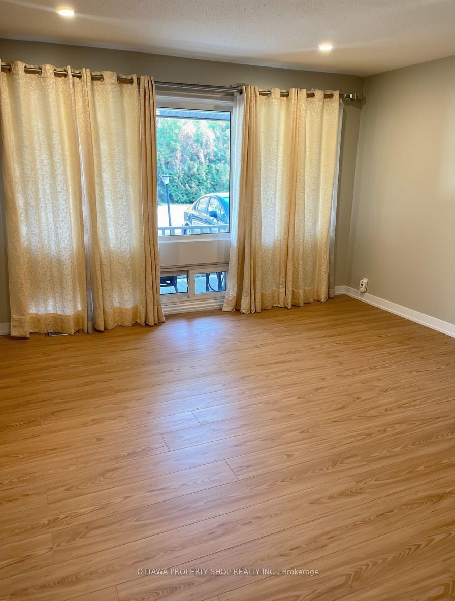 Photo 5 of 46 Bedale Drive, Ottawa, Crystal Beach — HOMEH