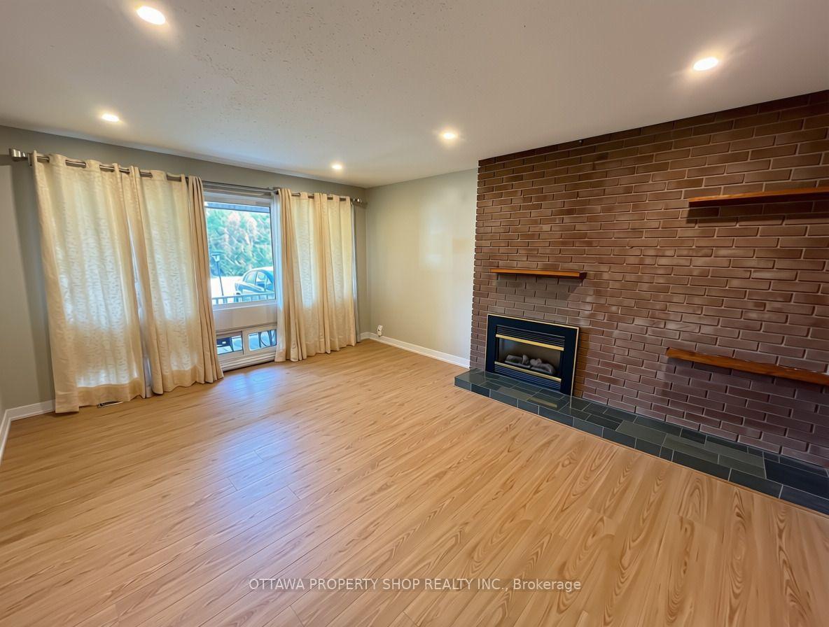 Photo 6 of 46 Bedale Drive, Ottawa, Crystal Beach — HOMEH