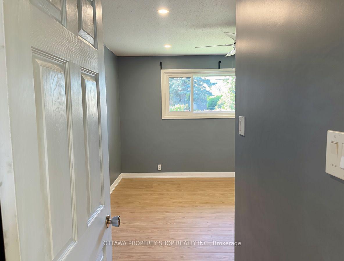 Photo 11 of 46 Bedale Drive, Ottawa, Crystal Beach — HOMEH