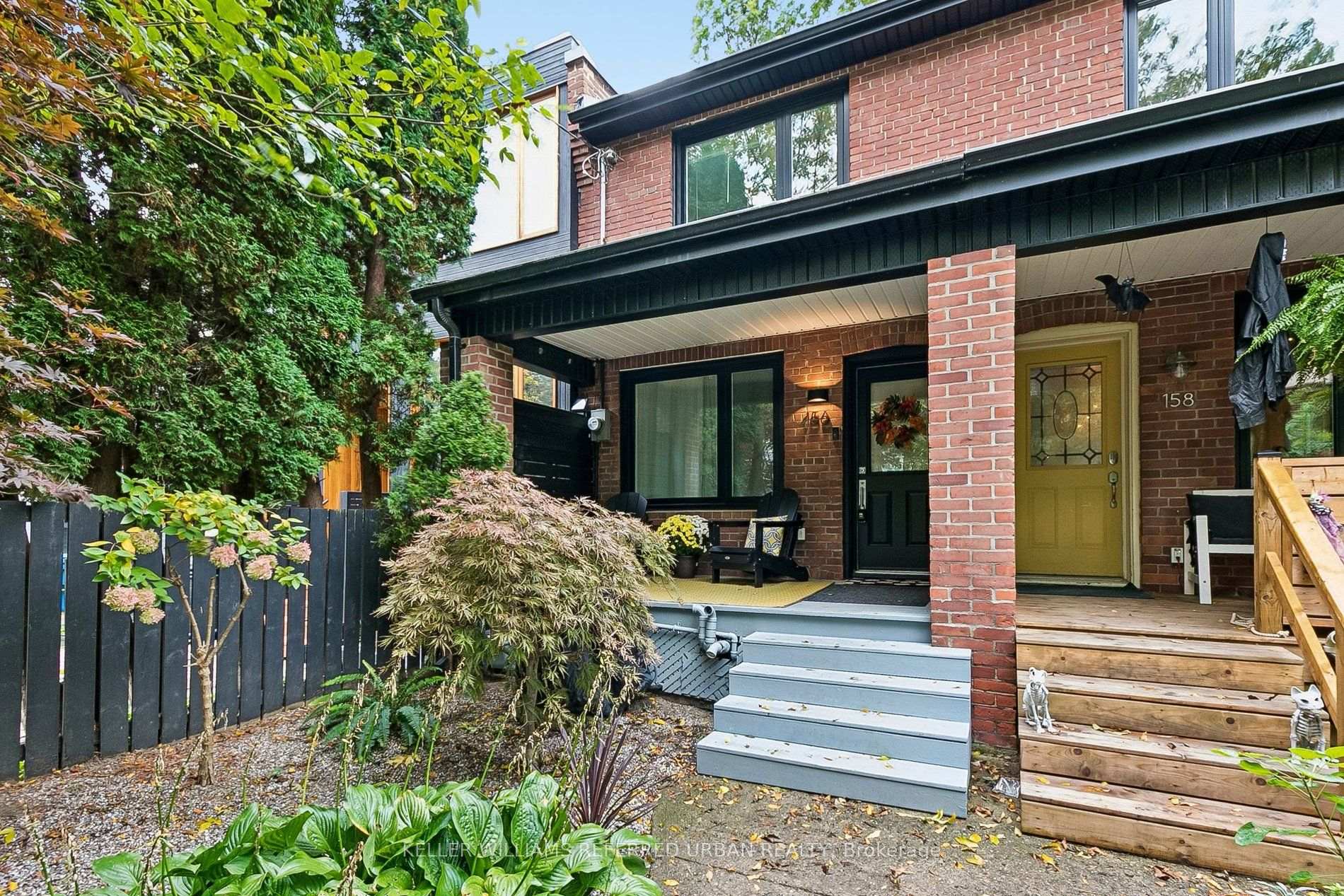 Photo of 156 Rhodes Avenue