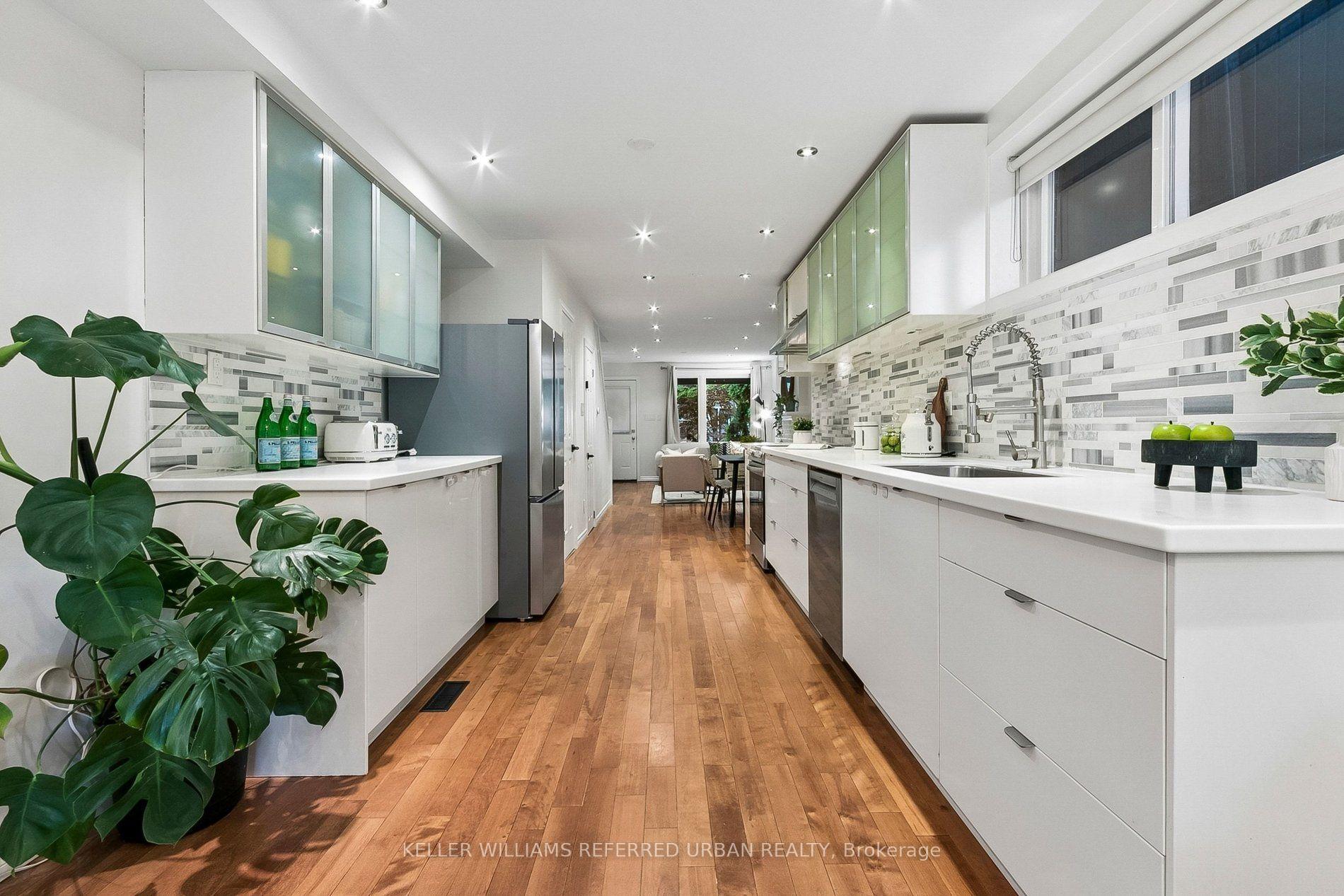 Photo 6 of 156 Rhodes Avenue, Toronto, Greenwood-Coxwell — HOMEH