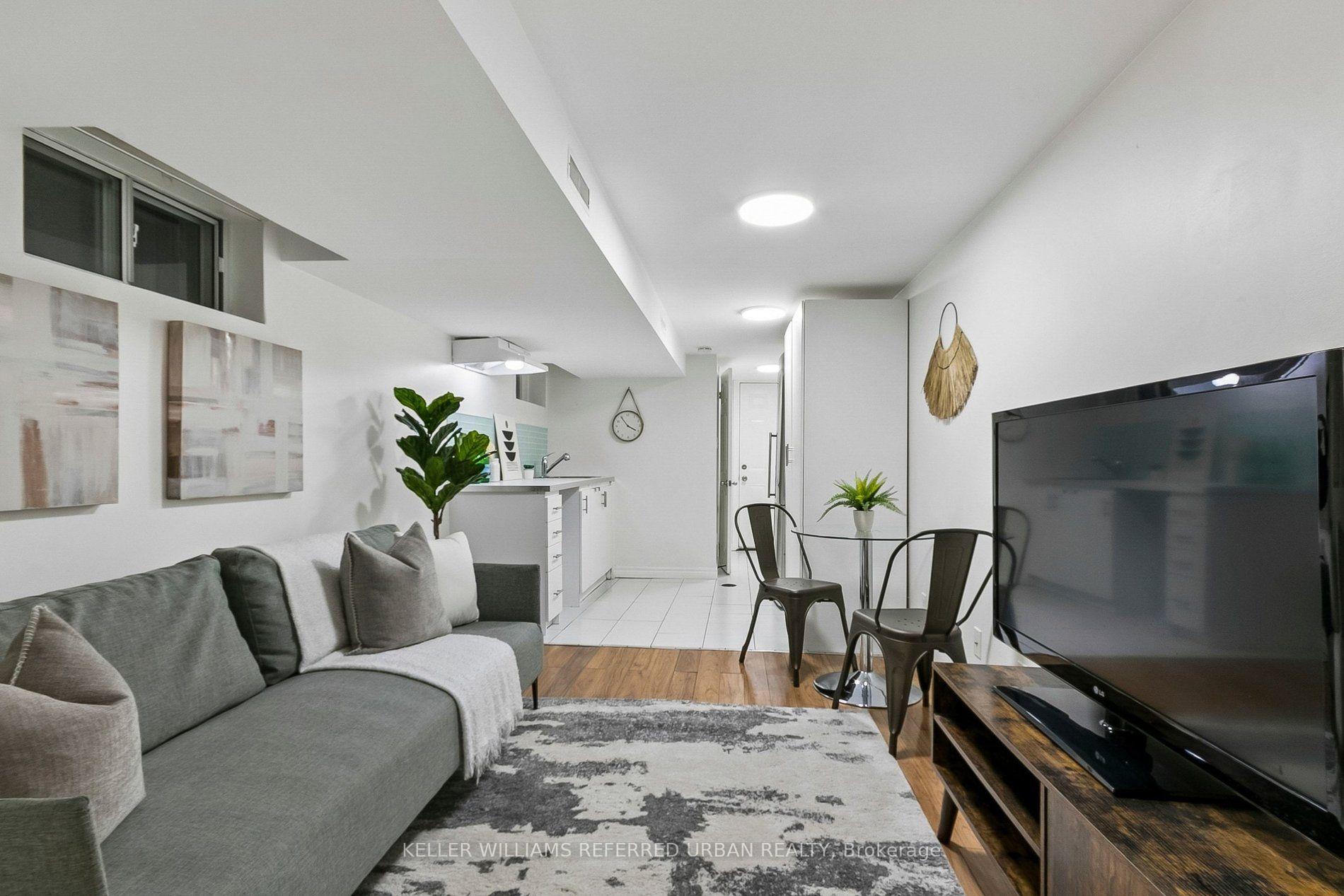 Photo 15 of 156 Rhodes Avenue, Toronto, Greenwood-Coxwell — HOMEH