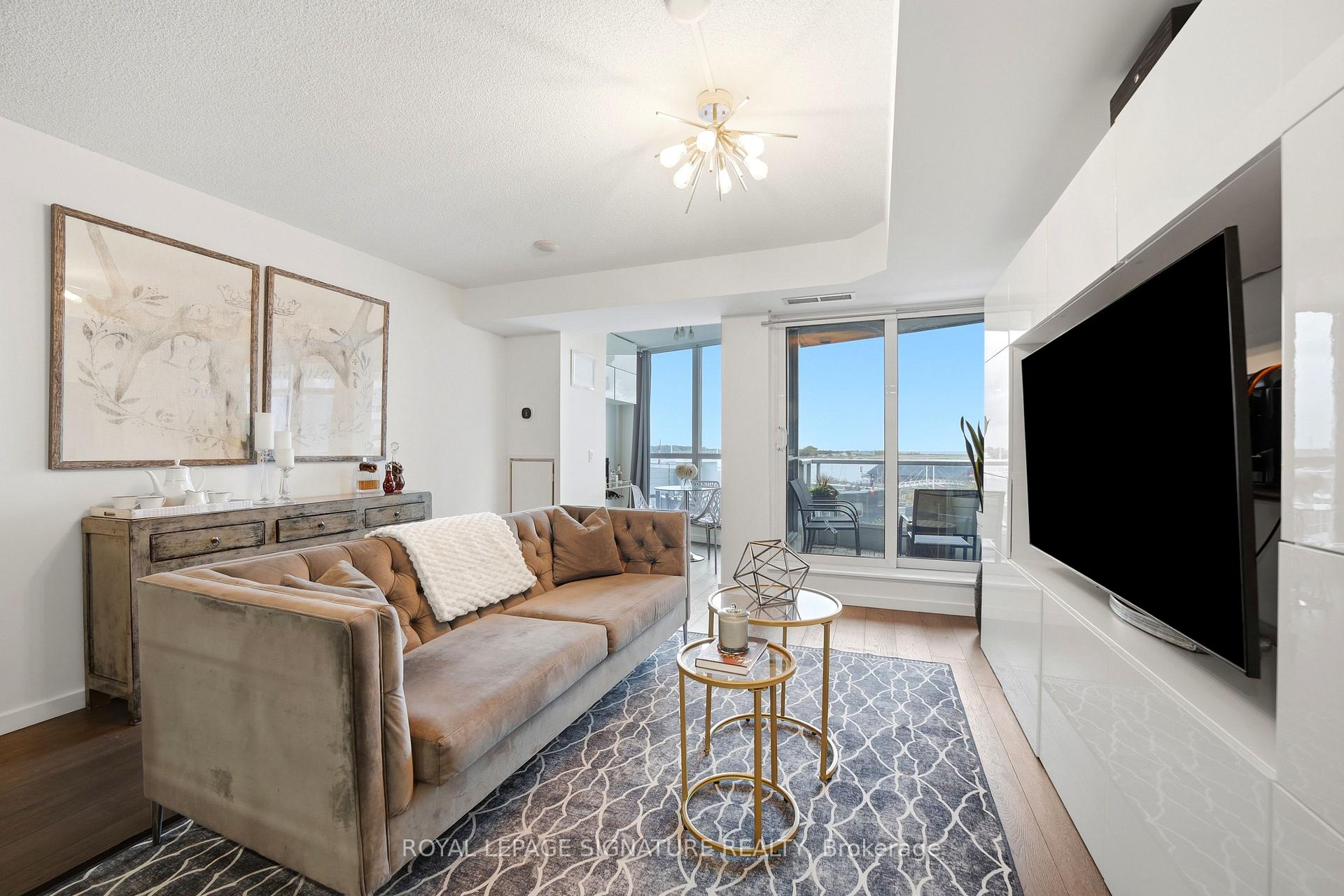 Photo 5 of Unit 510, 218 Queens Quay W, Toronto, Waterfront Communities — HOMEH