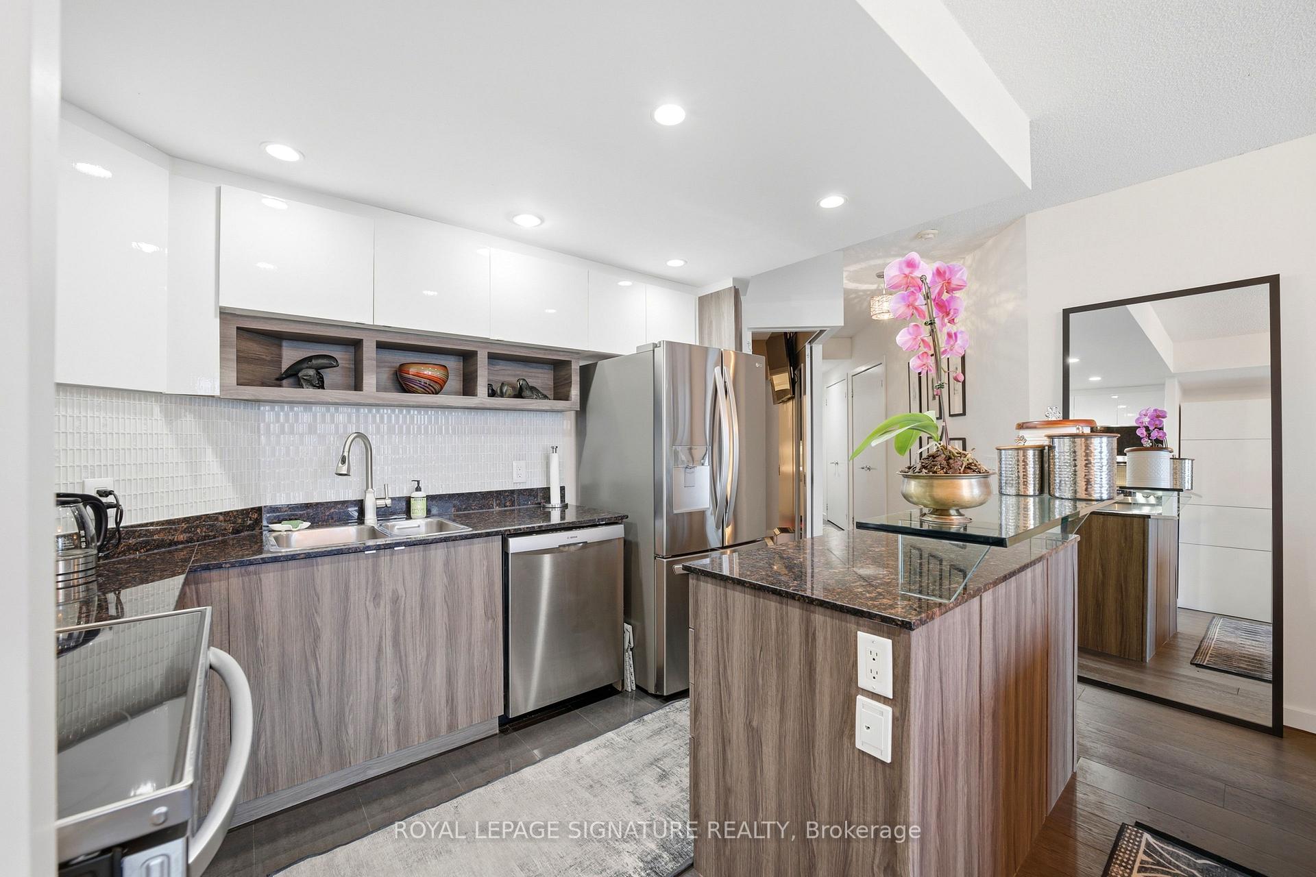 Photo 7 of Unit 510, 218 Queens Quay W, Toronto, Waterfront Communities — HOMEH