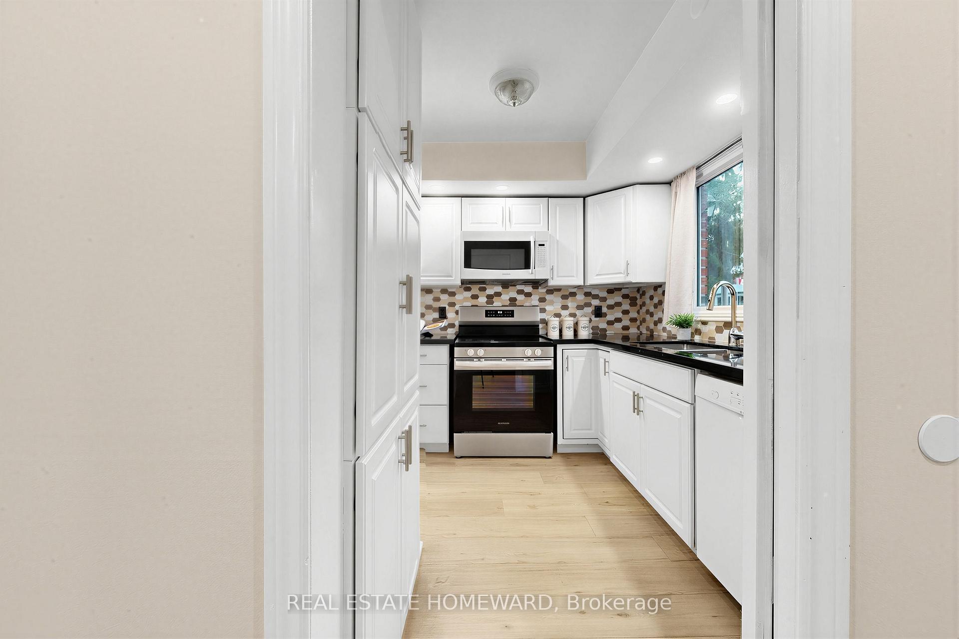 Photo 13 of 621 Byron Street S, Whitby, Downtown Whitby — HOMEH