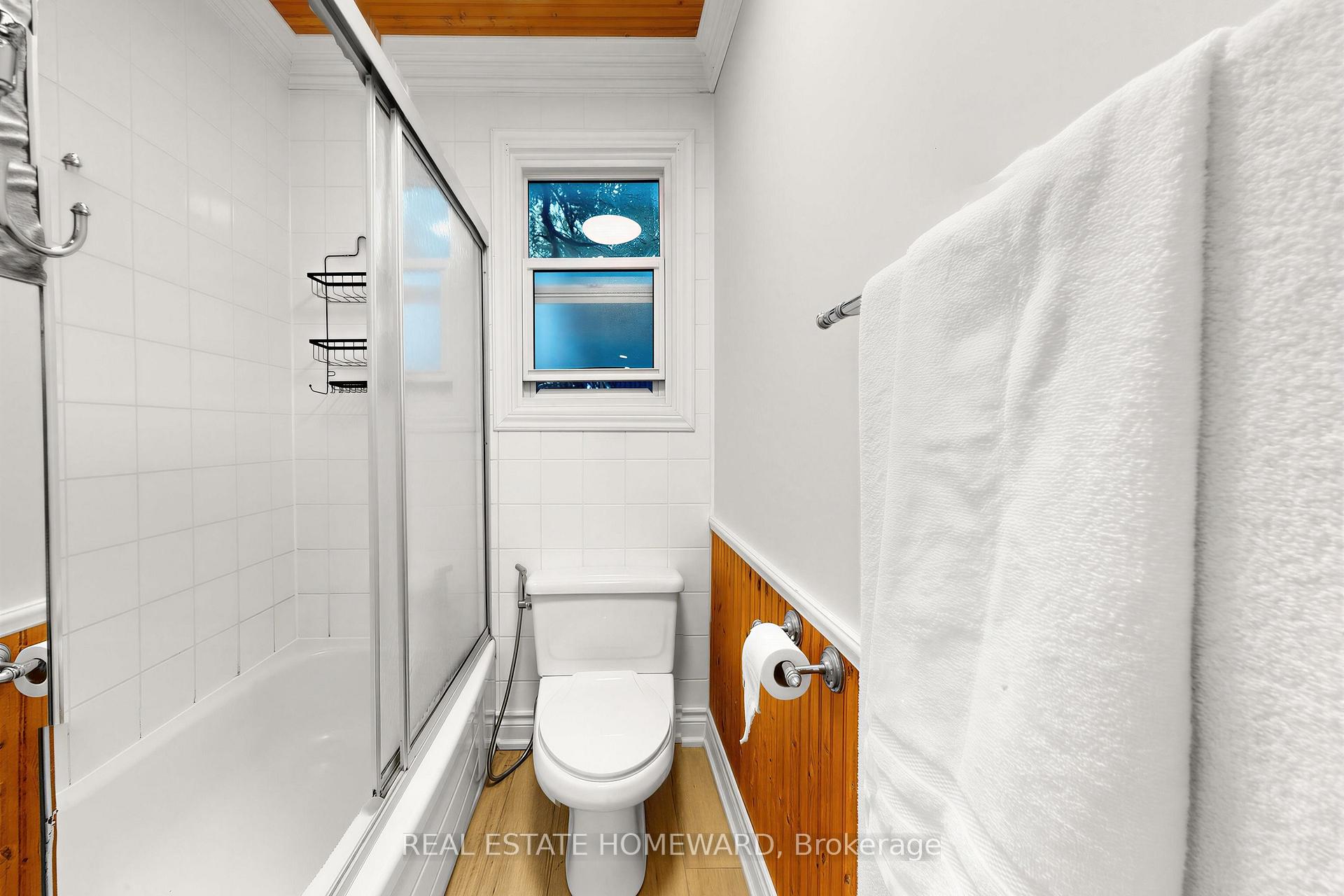Photo 16 of 621 Byron Street S, Whitby, Downtown Whitby — HOMEH
