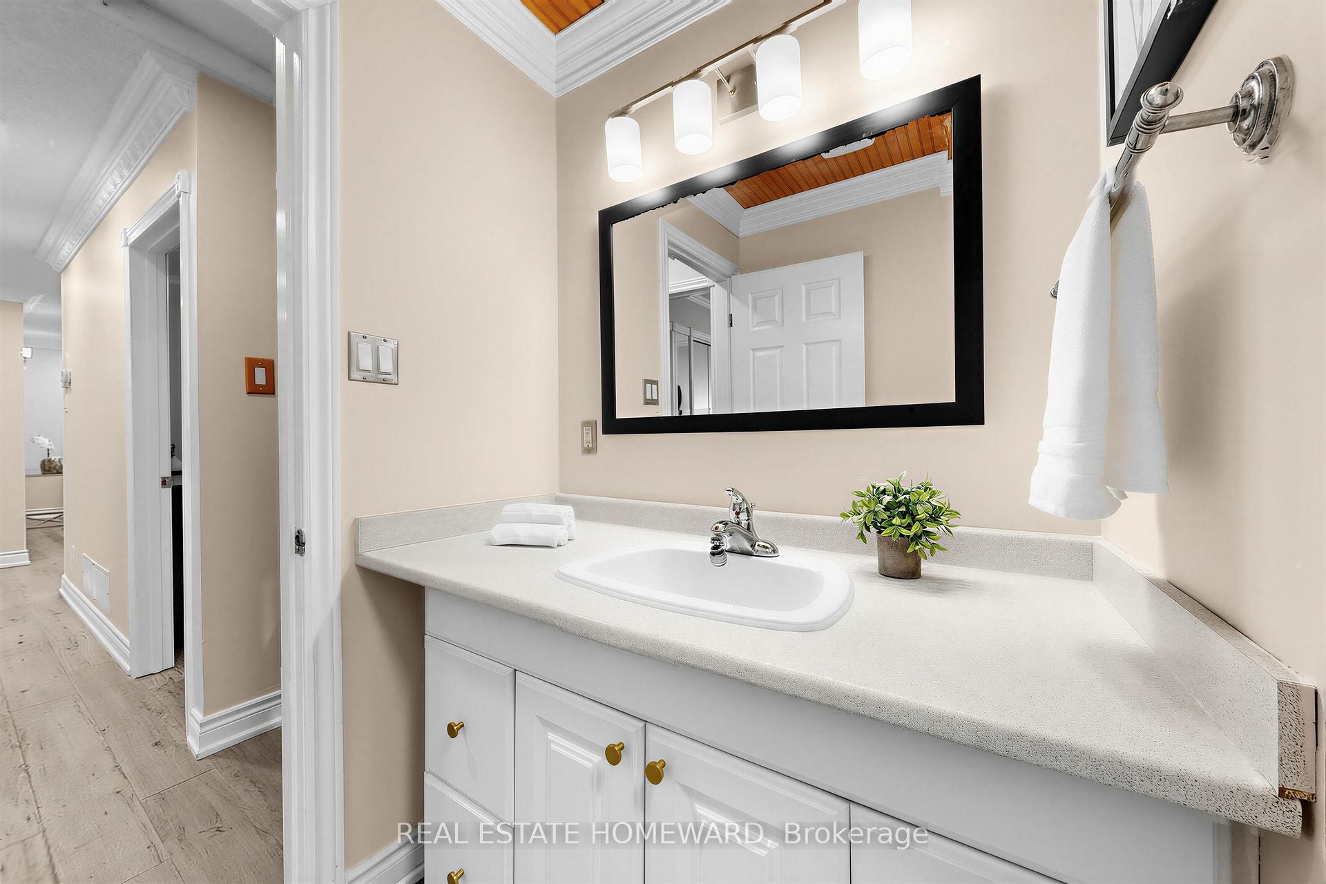 Photo 17 of 621 Byron Street S, Whitby, Downtown Whitby — HOMEH