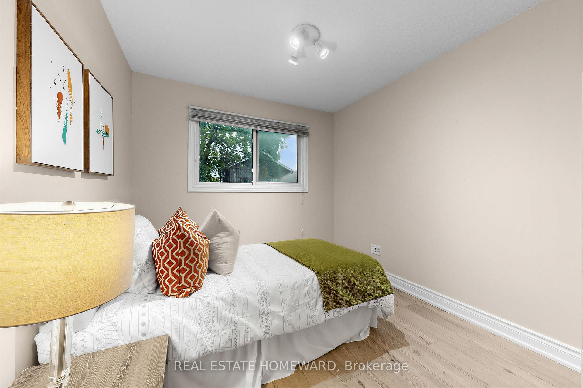 Photo 25 of 621 Byron Street S, Whitby, Downtown Whitby — HOMEH