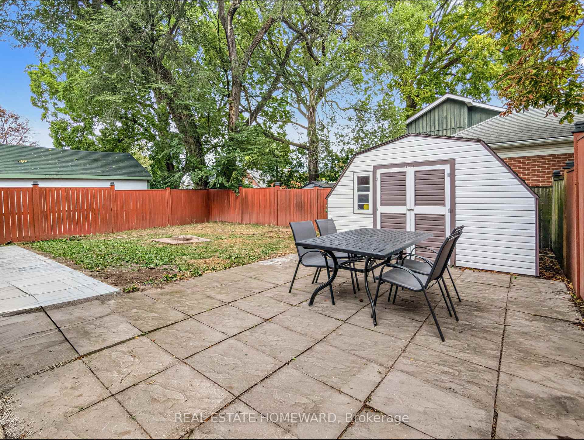 Photo 39 of 621 Byron Street S, Whitby, Downtown Whitby — HOMEH