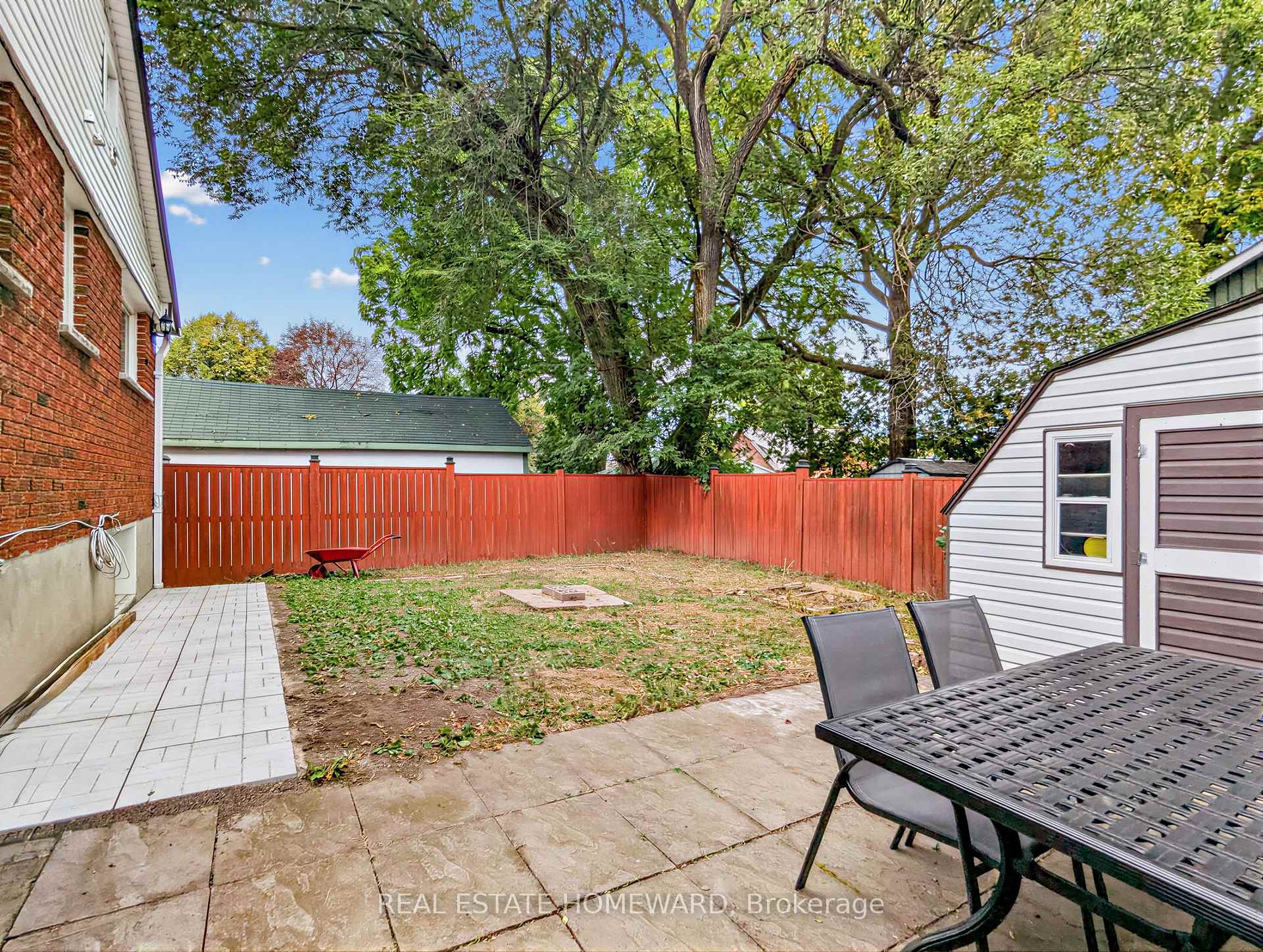 Photo 40 of 621 Byron Street S, Whitby, Downtown Whitby — HOMEH