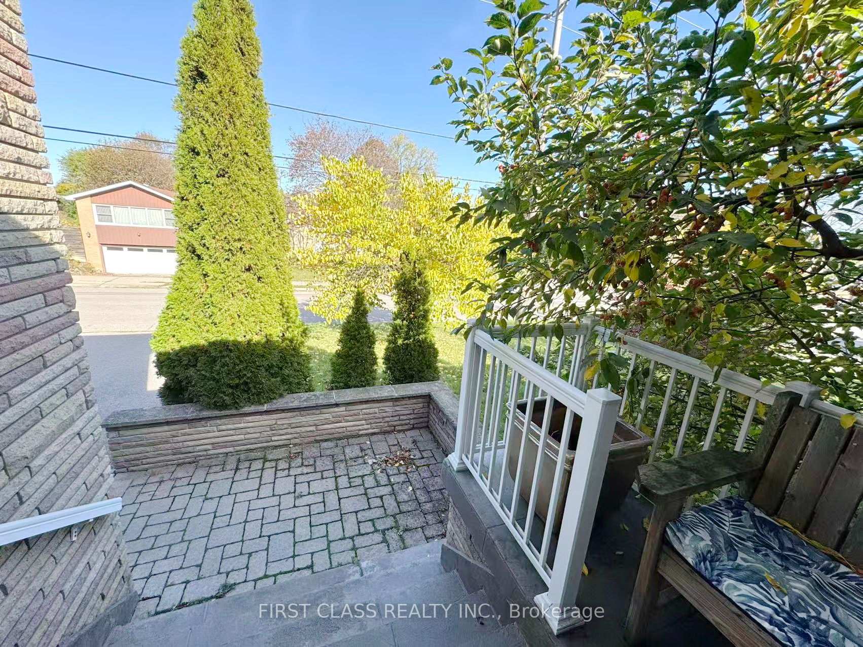 Photo 2 of 202 Goddard Street, North York, Bathurst Manor — HOMEH