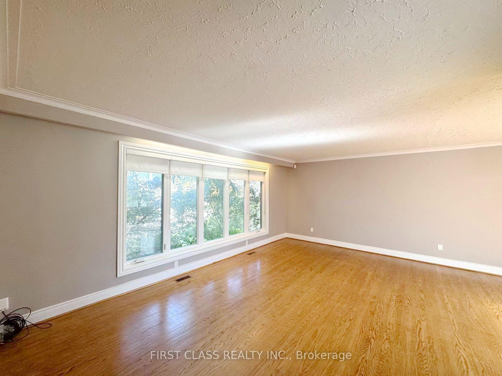 Photo 8 of 202 Goddard Street, North York, Bathurst Manor — HOMEH