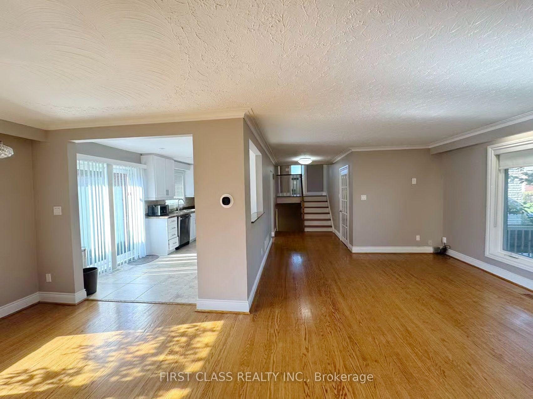Photo 10 of 202 Goddard Street, North York, Bathurst Manor — HOMEH