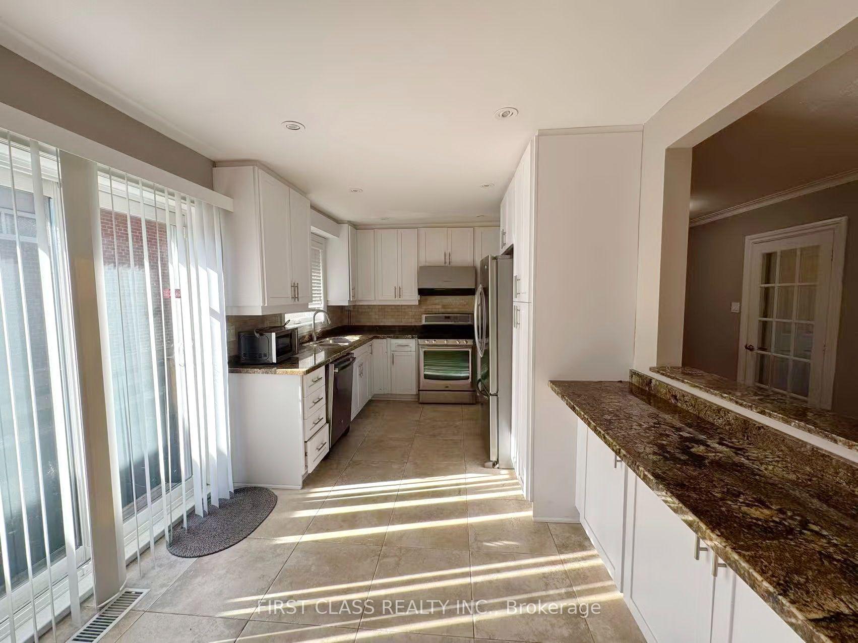 Photo 12 of 202 Goddard Street, North York, Bathurst Manor — HOMEH