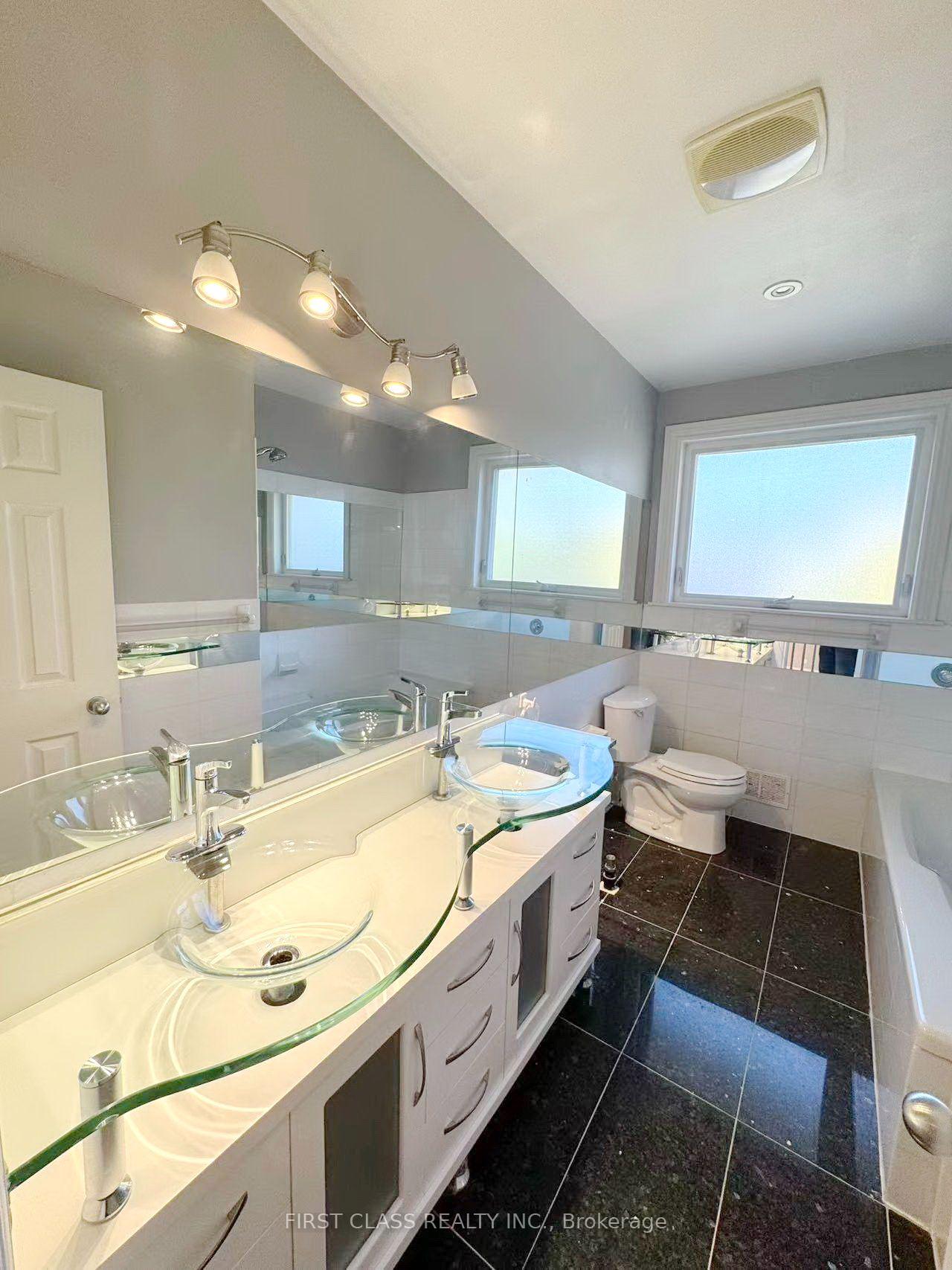 Photo 18 of 202 Goddard Street, North York, Bathurst Manor — HOMEH