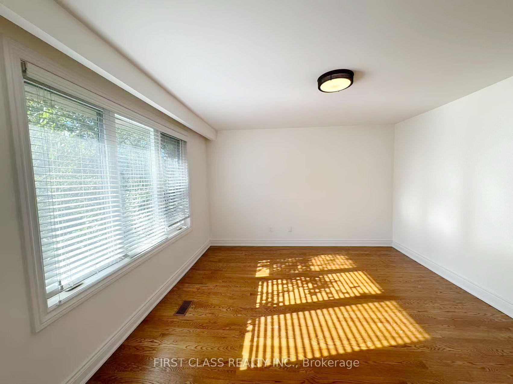 Photo 24 of 202 Goddard Street, North York, Bathurst Manor — HOMEH