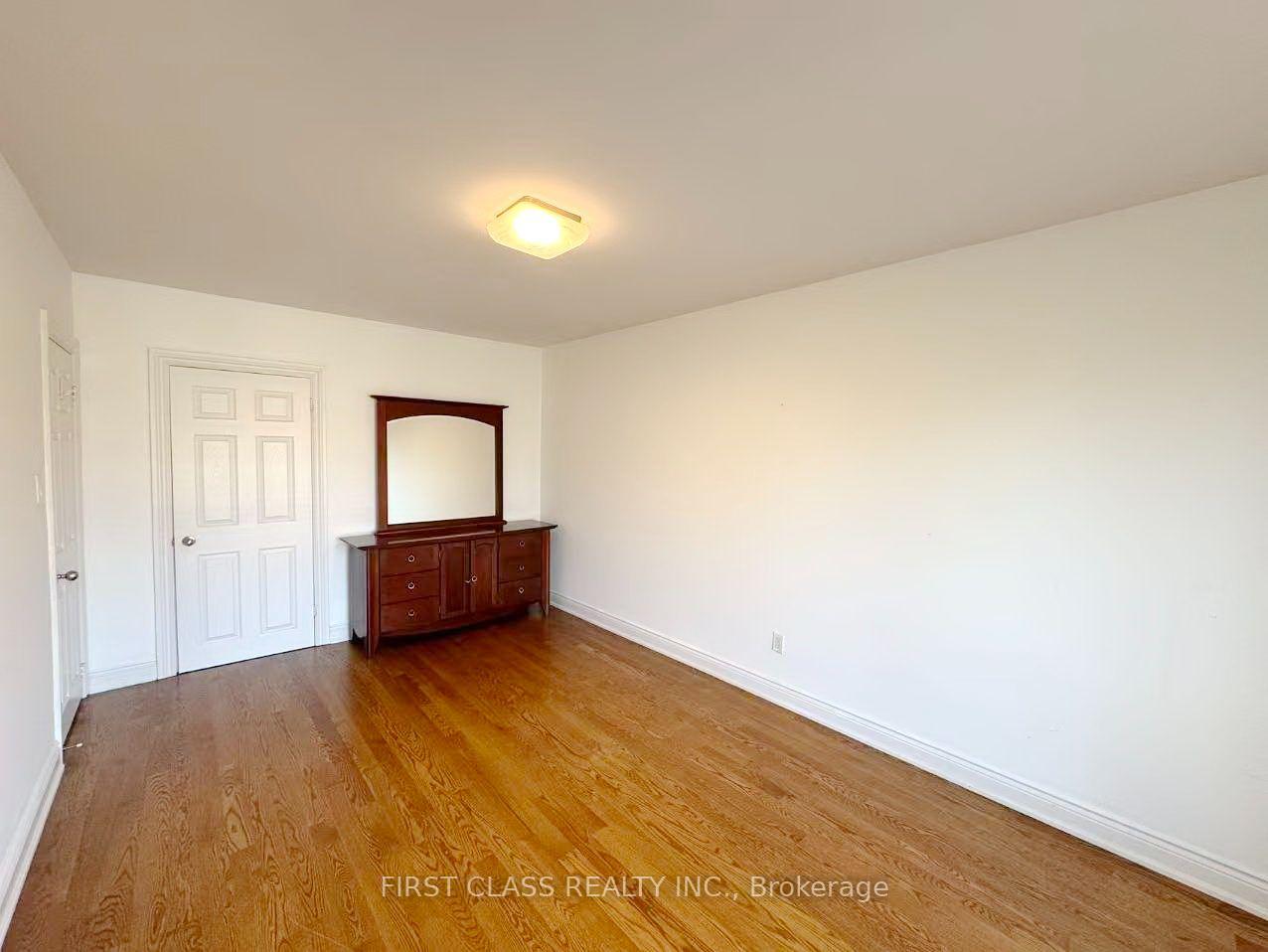 Photo 27 of 202 Goddard Street, North York, Bathurst Manor — HOMEH