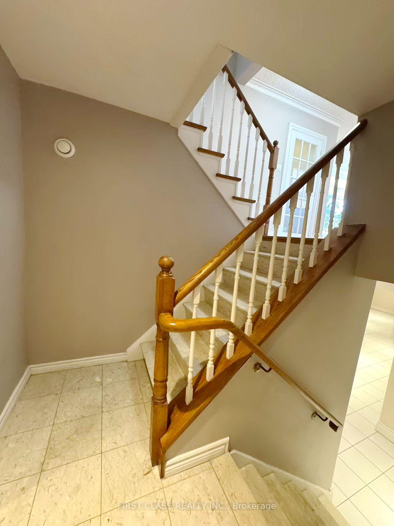 Photo 32 of 202 Goddard Street, North York, Bathurst Manor — HOMEH