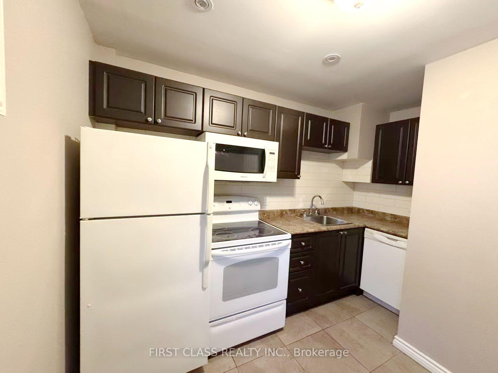 Photo 36 of 202 Goddard Street, North York, Bathurst Manor — HOMEH