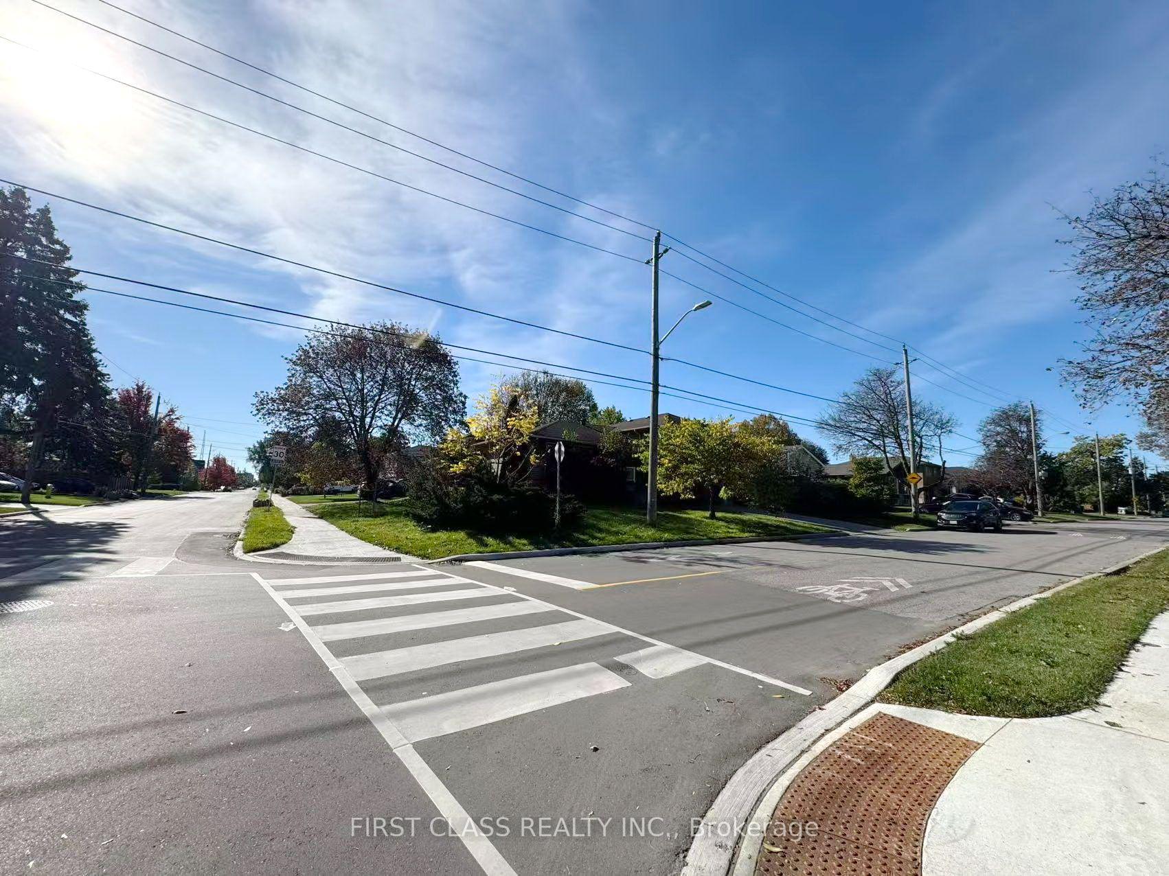 Photo 45 of 202 Goddard Street, North York, Bathurst Manor — HOMEH