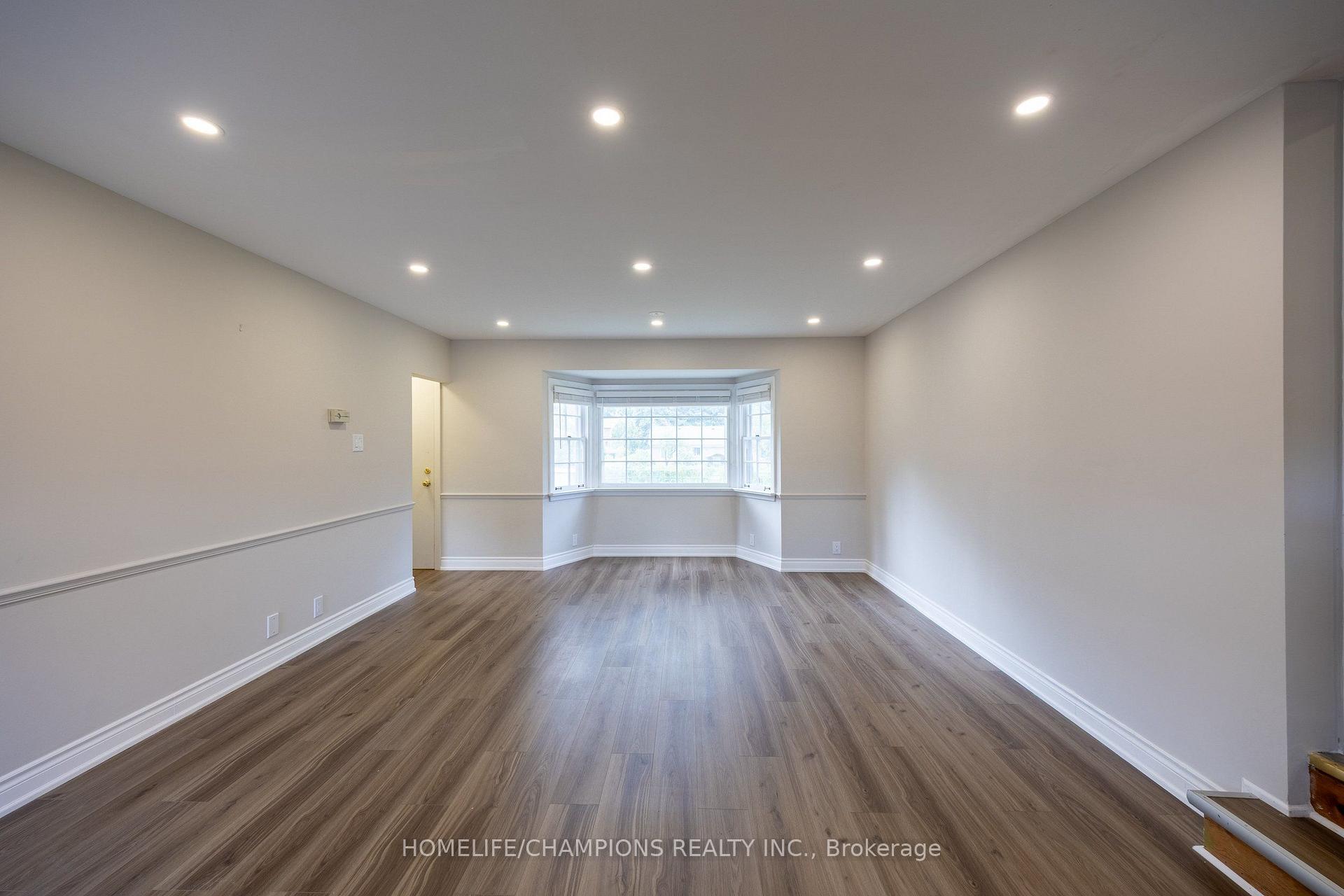 Photo 5 of 44 Marydon Crescent, Scarborough, Agincourt South-Malvern West — HOMEH