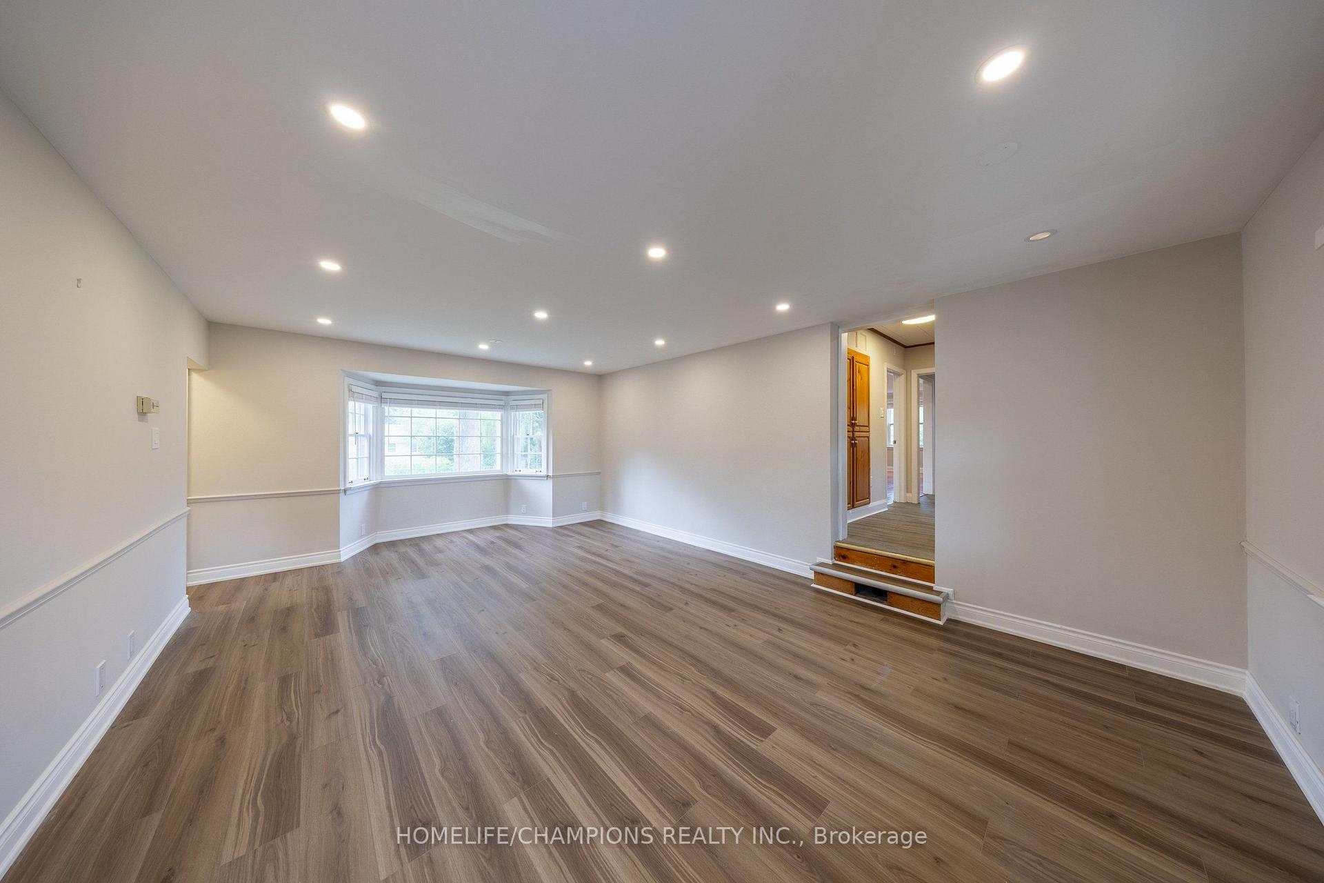 Photo 4 of 44 Marydon Crescent, Scarborough, Agincourt South-Malvern West — HOMEH