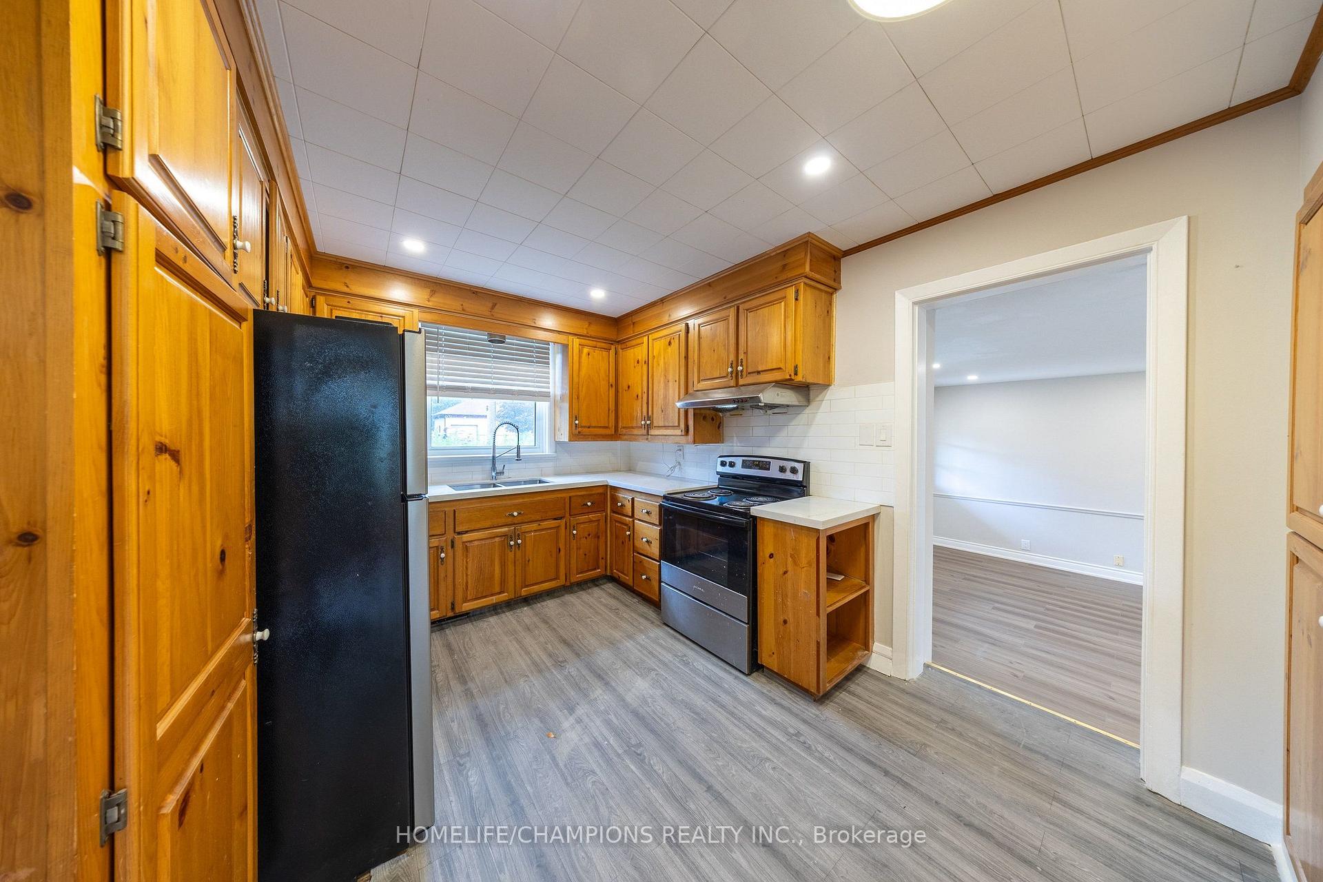 Photo 8 of 44 Marydon Crescent, Scarborough, Agincourt South-Malvern West — HOMEH