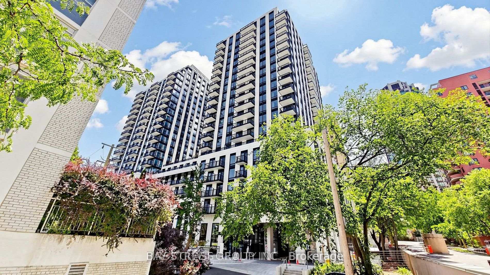 Front of Unit 2105, 91 Montclair Avenue