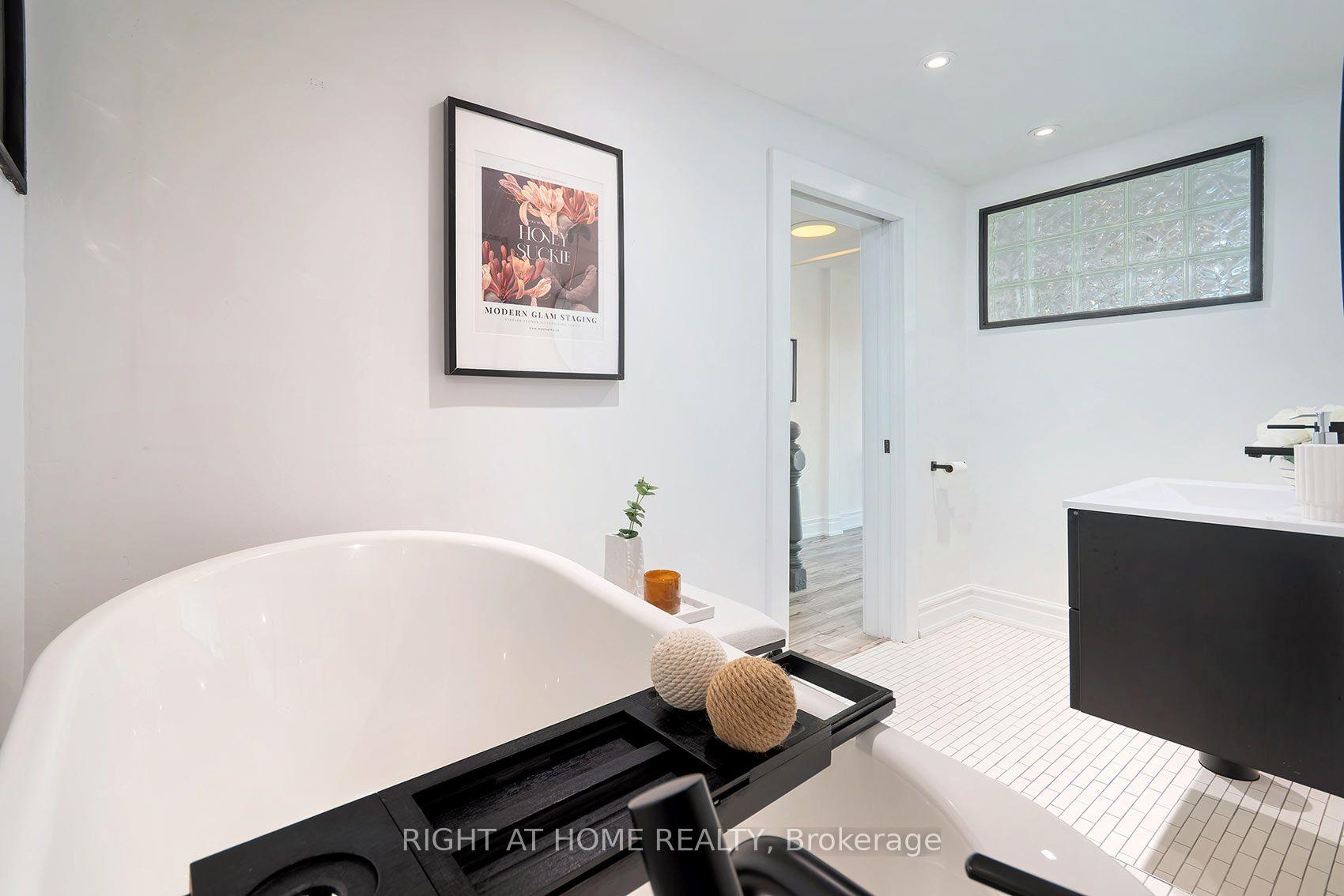 Photo 29 of 25 Pretoria Avenue, Toronto, Playter Estates-Danforth — HOMEH