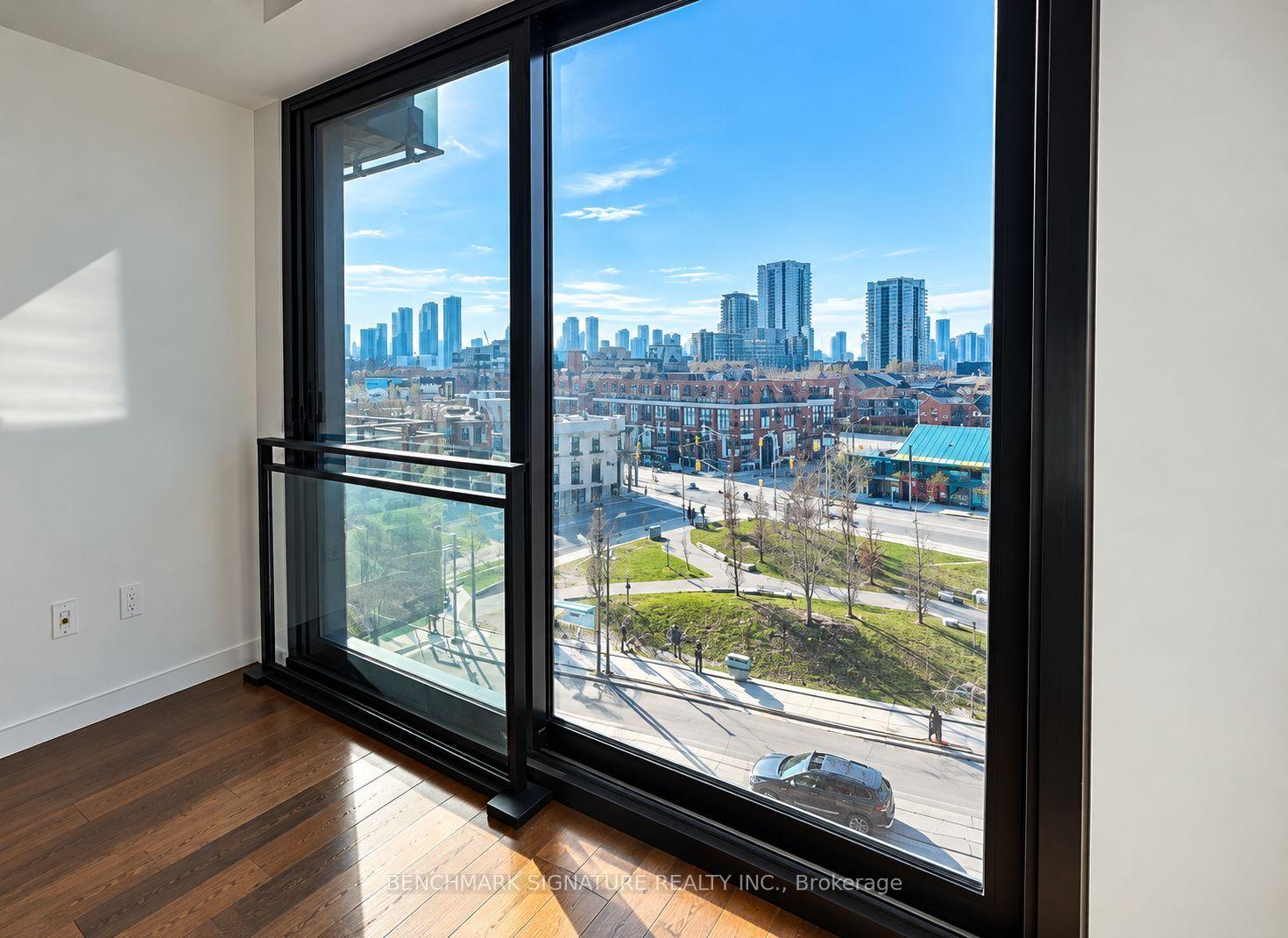 Photo 5 of Unit 522, 51 Trolley Crescent, Toronto, Moss Park — HOMEH