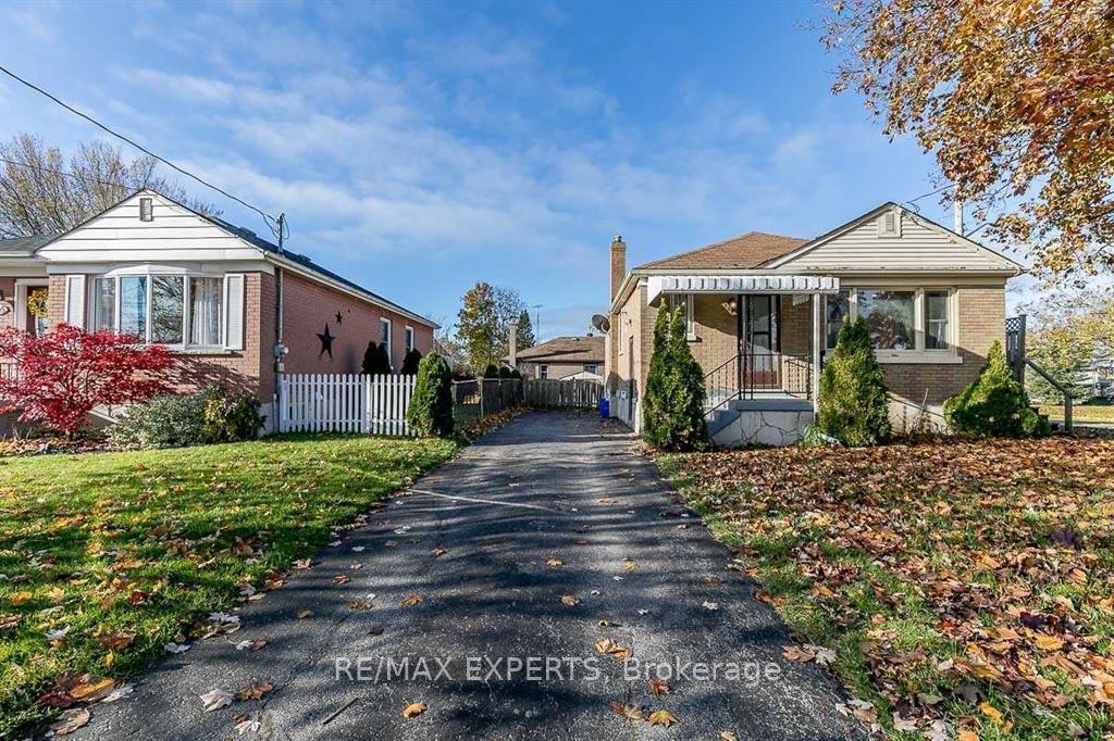 Photo 2 of 529 Burnham Street, Cobourg — HOMEH