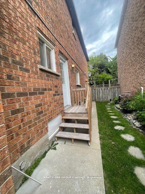 Photo 2 of 3665 Colonial Lower Drive, Mississauga, Erin Mills — HOMEH