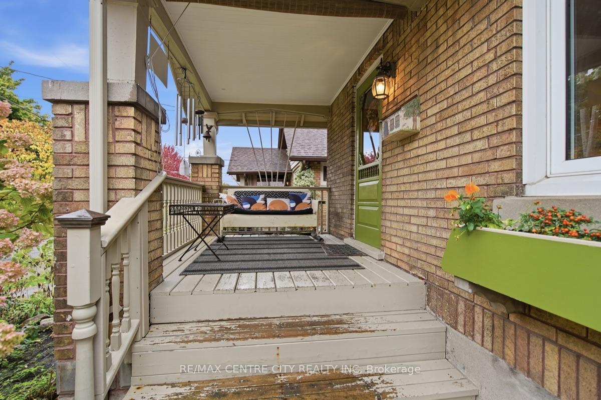 Photo 3 of 649 Emery Street E, London, South G — HOMEH