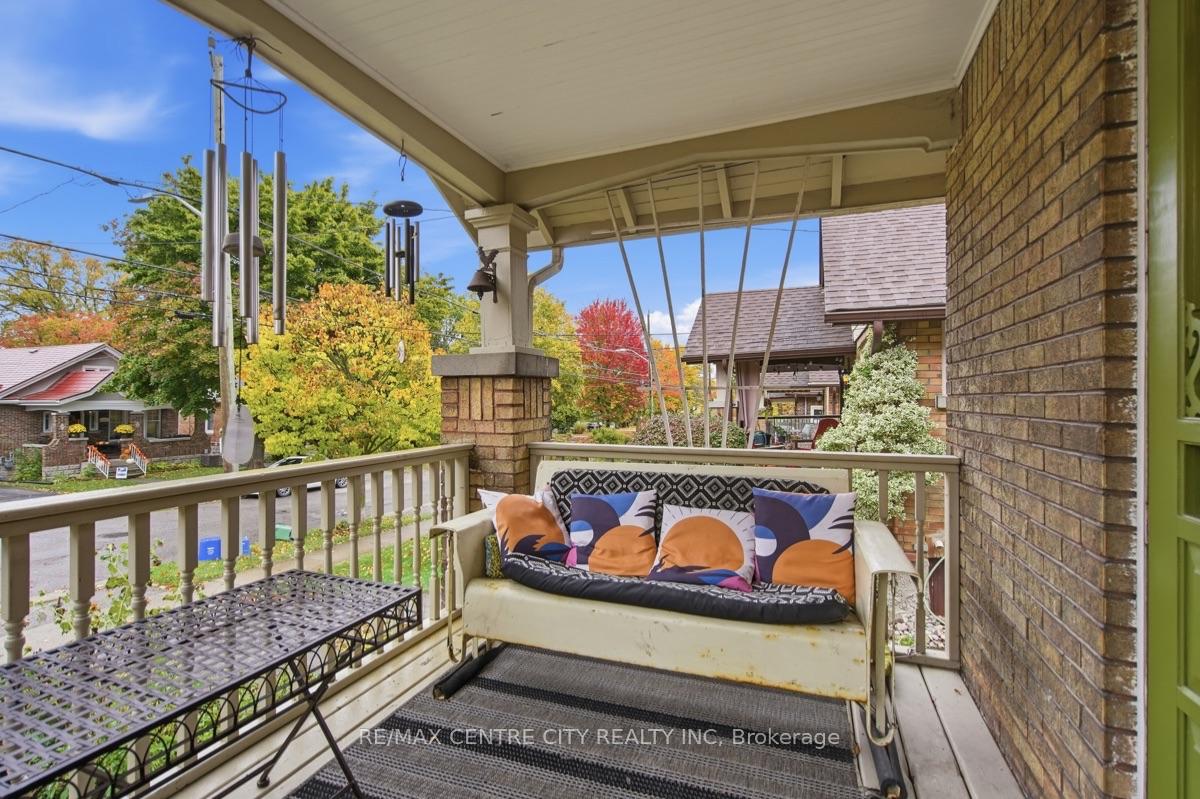 Photo 4 of 649 Emery Street E, London, South G — HOMEH