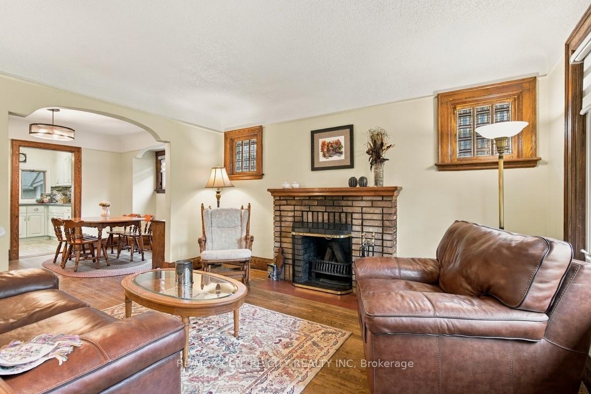 Photo 6 of 649 Emery Street E, London, South G — HOMEH