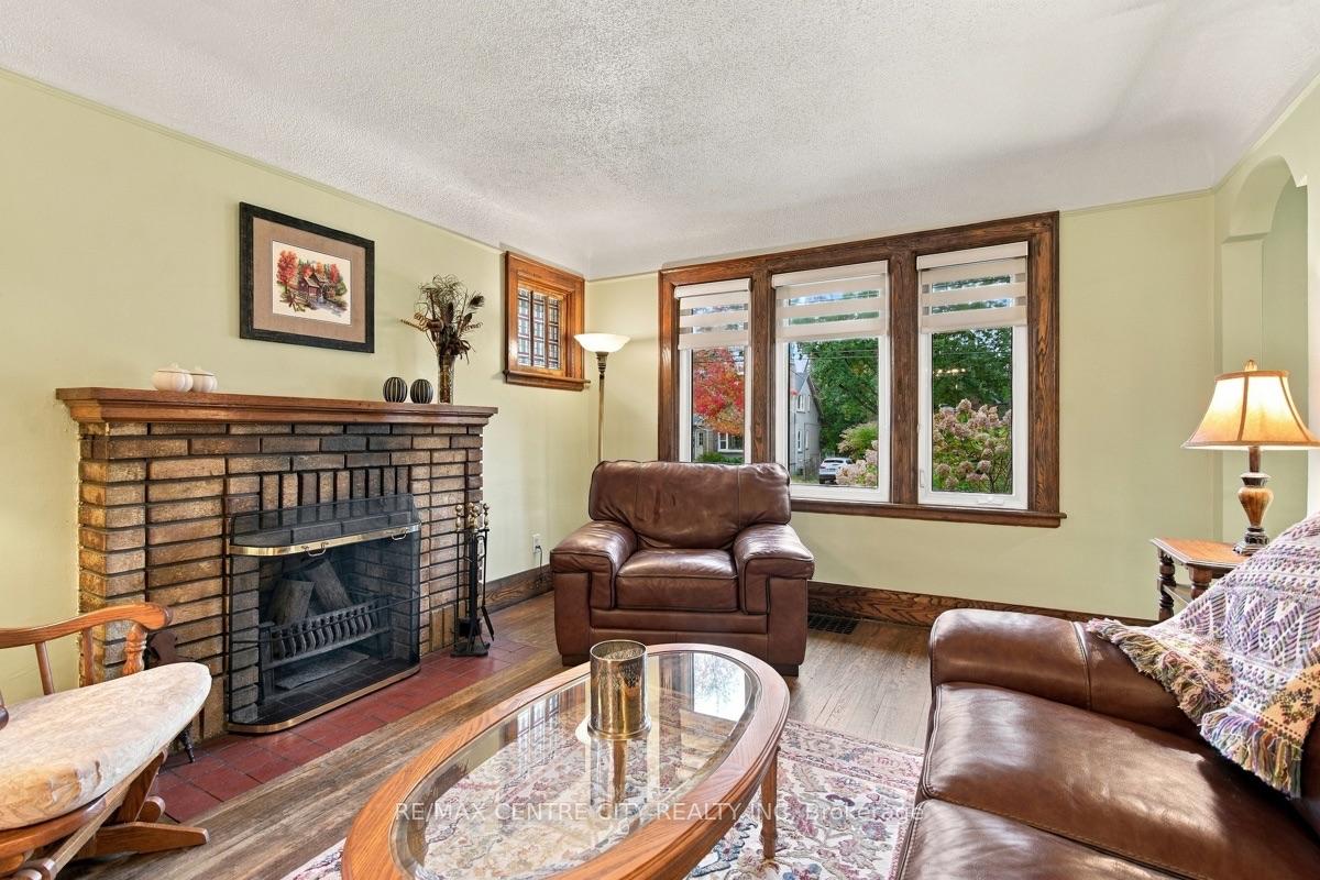 Photo 8 of 649 Emery Street E, London, South G — HOMEH