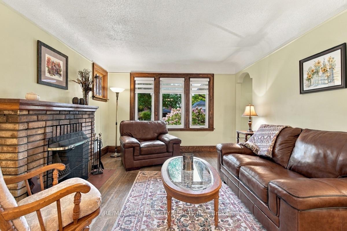 Photo 9 of 649 Emery Street E, London, South G — HOMEH