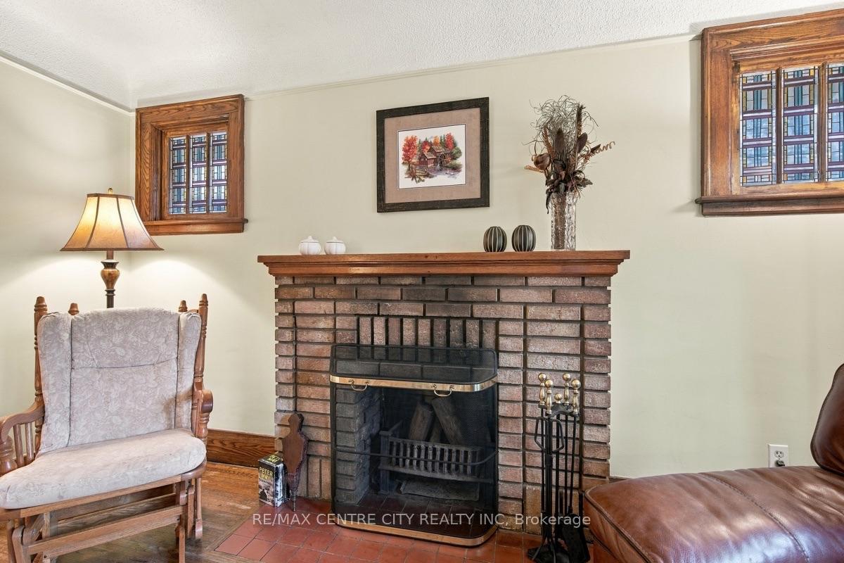 Photo 10 of 649 Emery Street E, London, South G — HOMEH