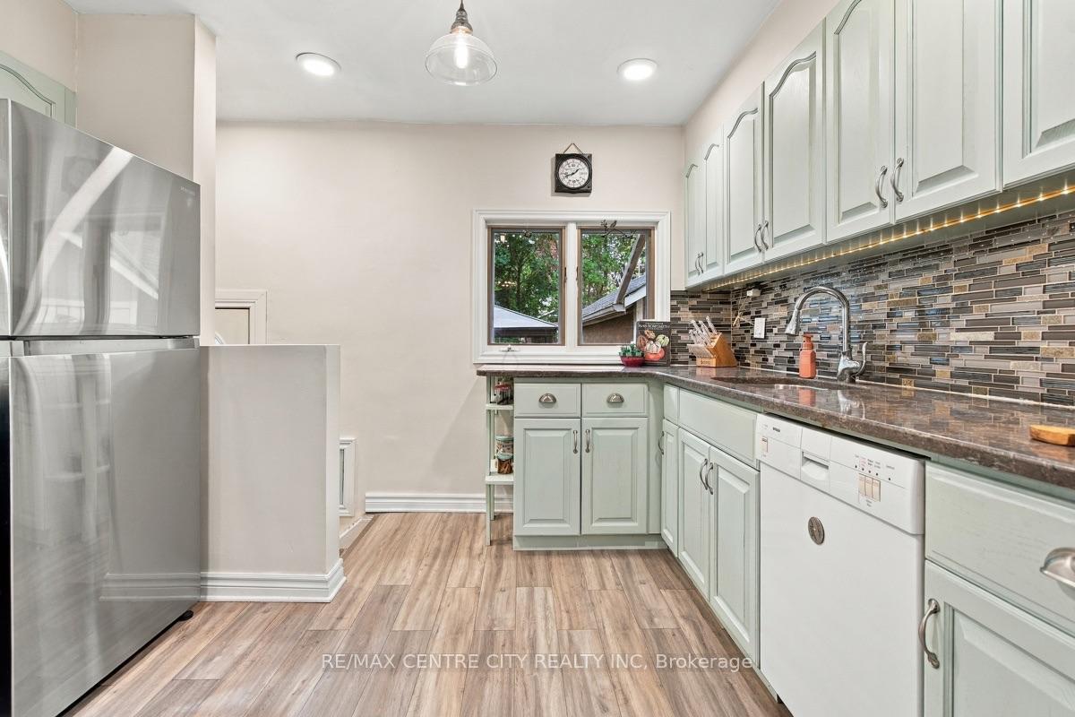 Photo 13 of 649 Emery Street E, London, South G — HOMEH