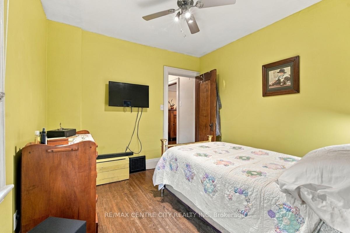 Photo 21 of 649 Emery Street E, London, South G — HOMEH