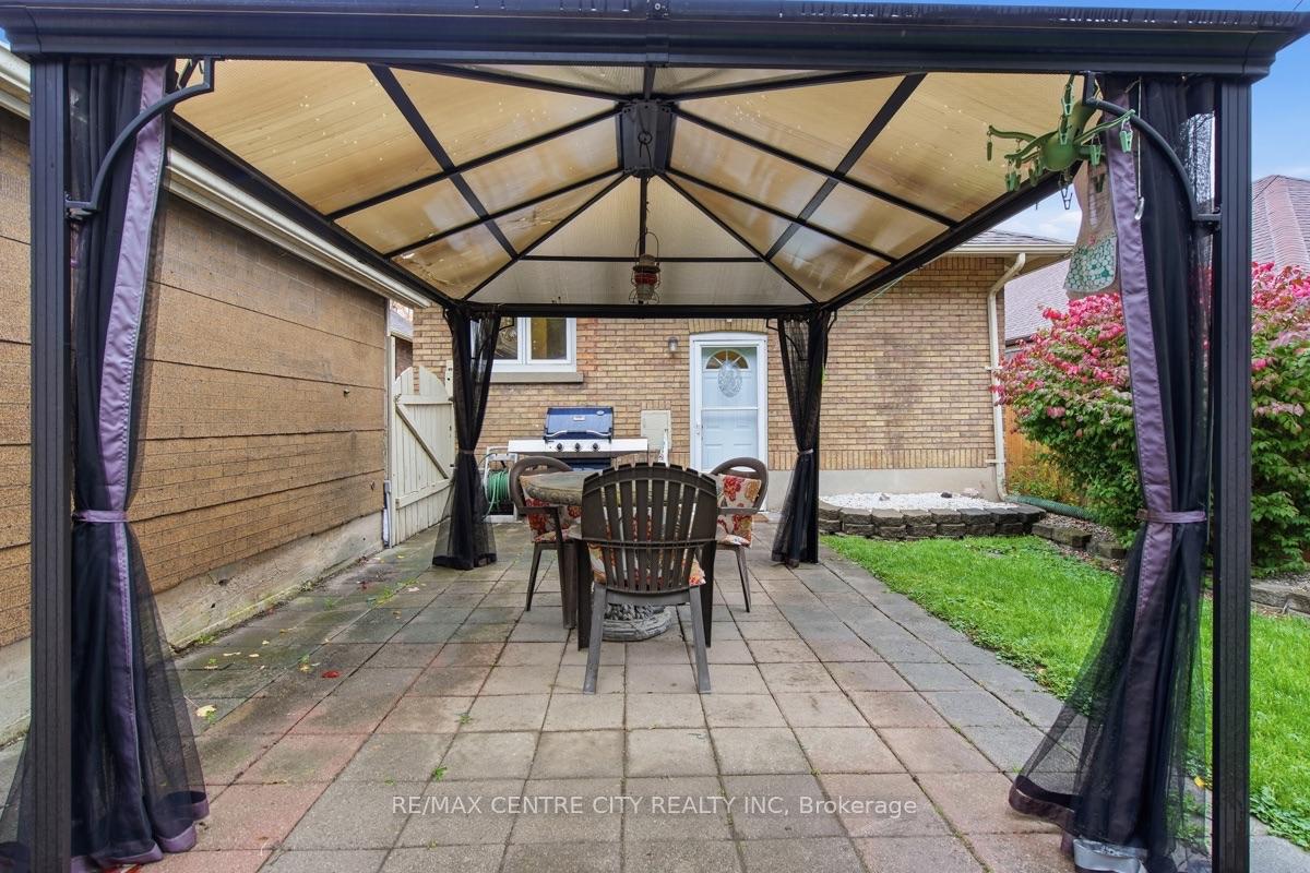 Photo 33 of 649 Emery Street E, London, South G — HOMEH