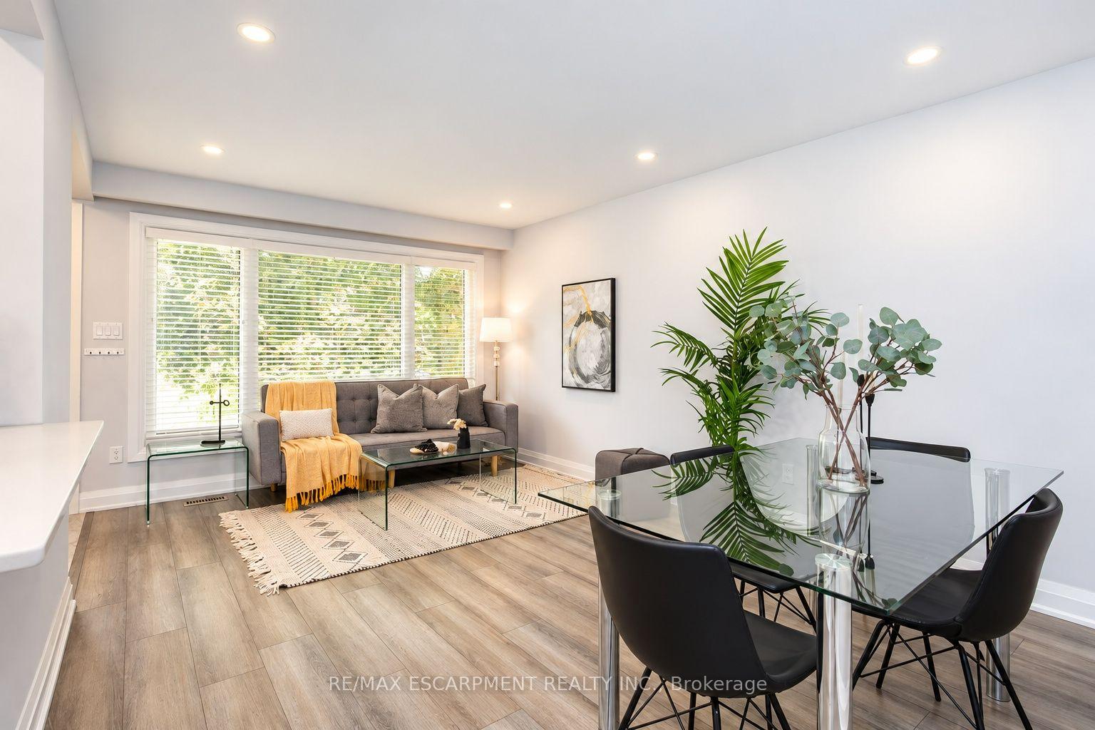 Photo 2 of Unit Main, 576 Turner Drive, Burlington, Appleby — HOMEH
