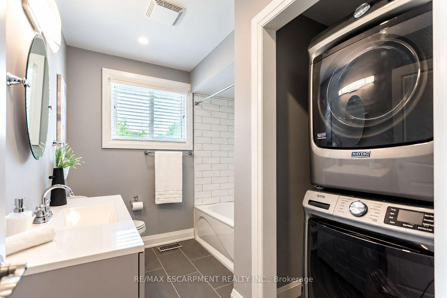 Photo 3 of Unit Main, 576 Turner Drive, Burlington, Appleby — HOMEH