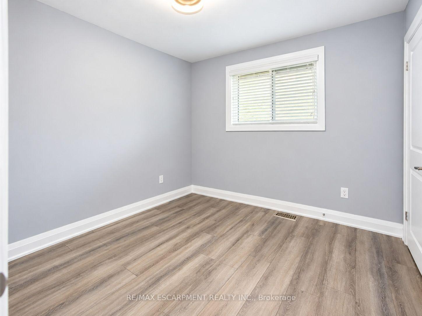 Photo 7 of Unit Main, 576 Turner Drive, Burlington, Appleby — HOMEH