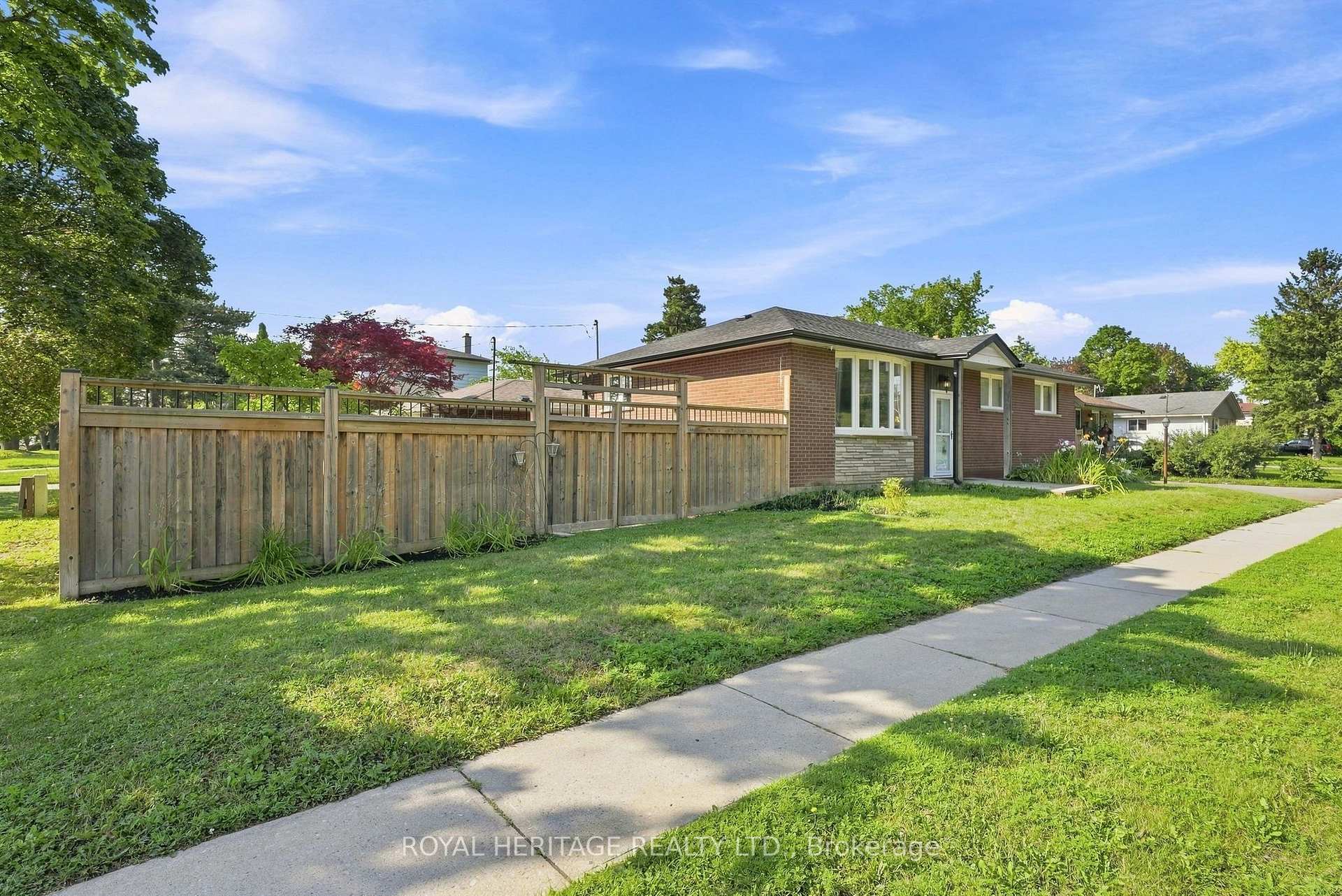 Photo 44 of 471 Rossland Road E, Oshawa, O'Neill — HOMEH
