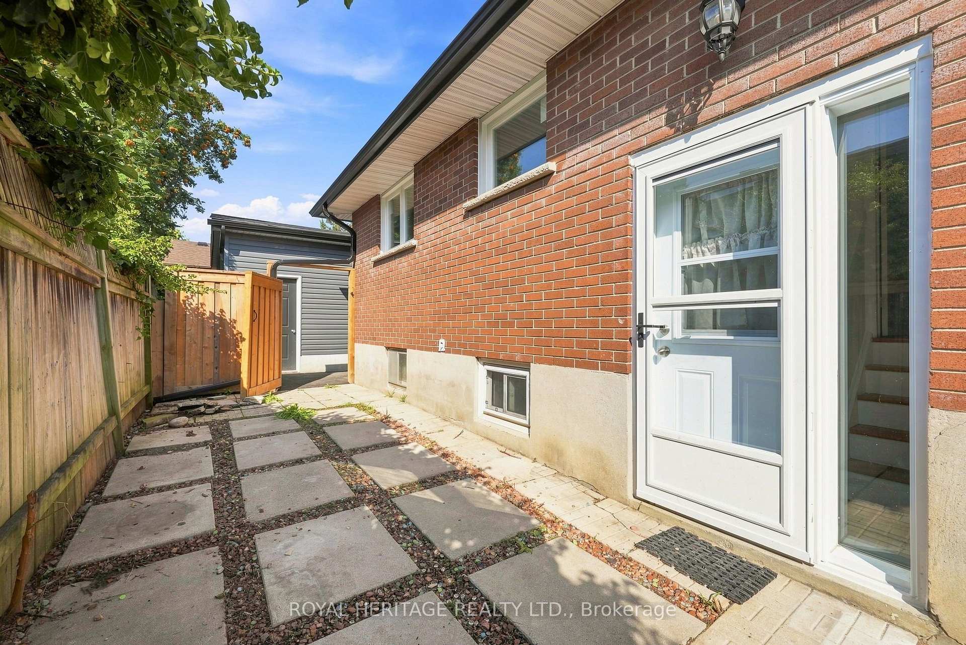 Photo 45 of 471 Rossland Road E, Oshawa, O'Neill — HOMEH