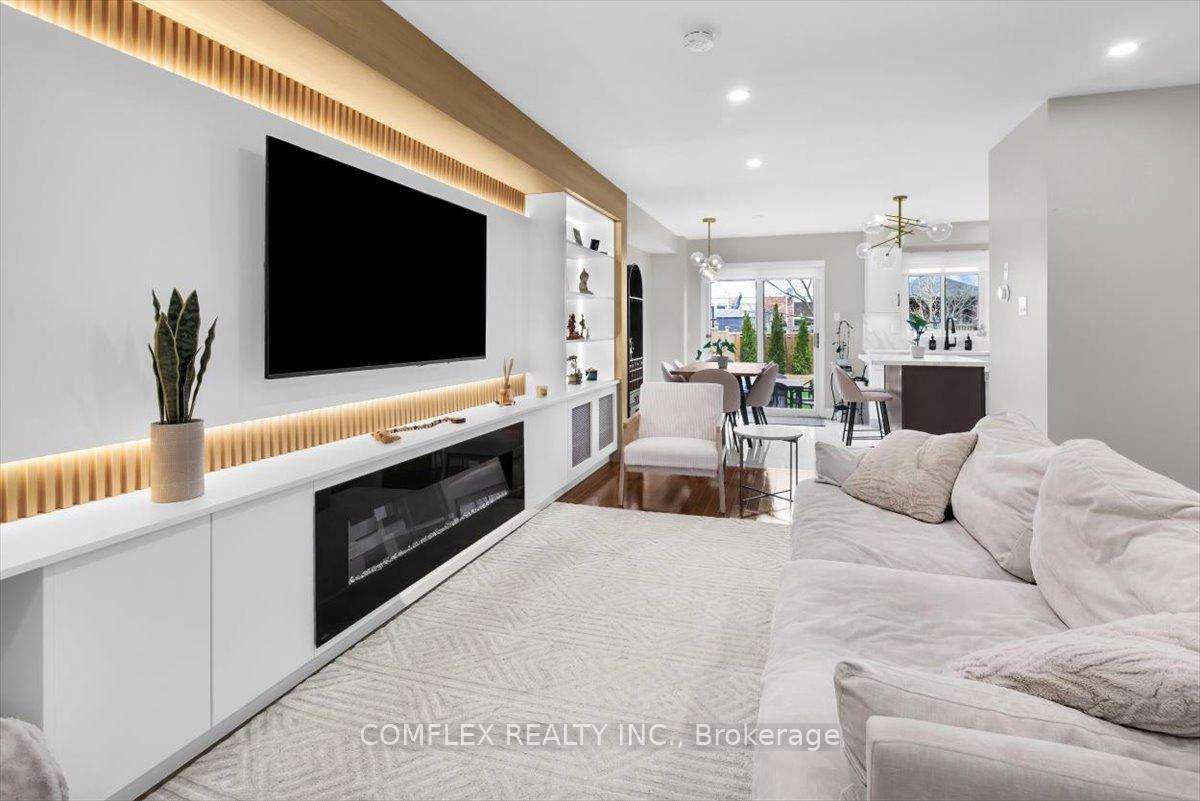 Photo 6 of 4417 Vallence Drive, Burlington, Shoreacres — HOMEH